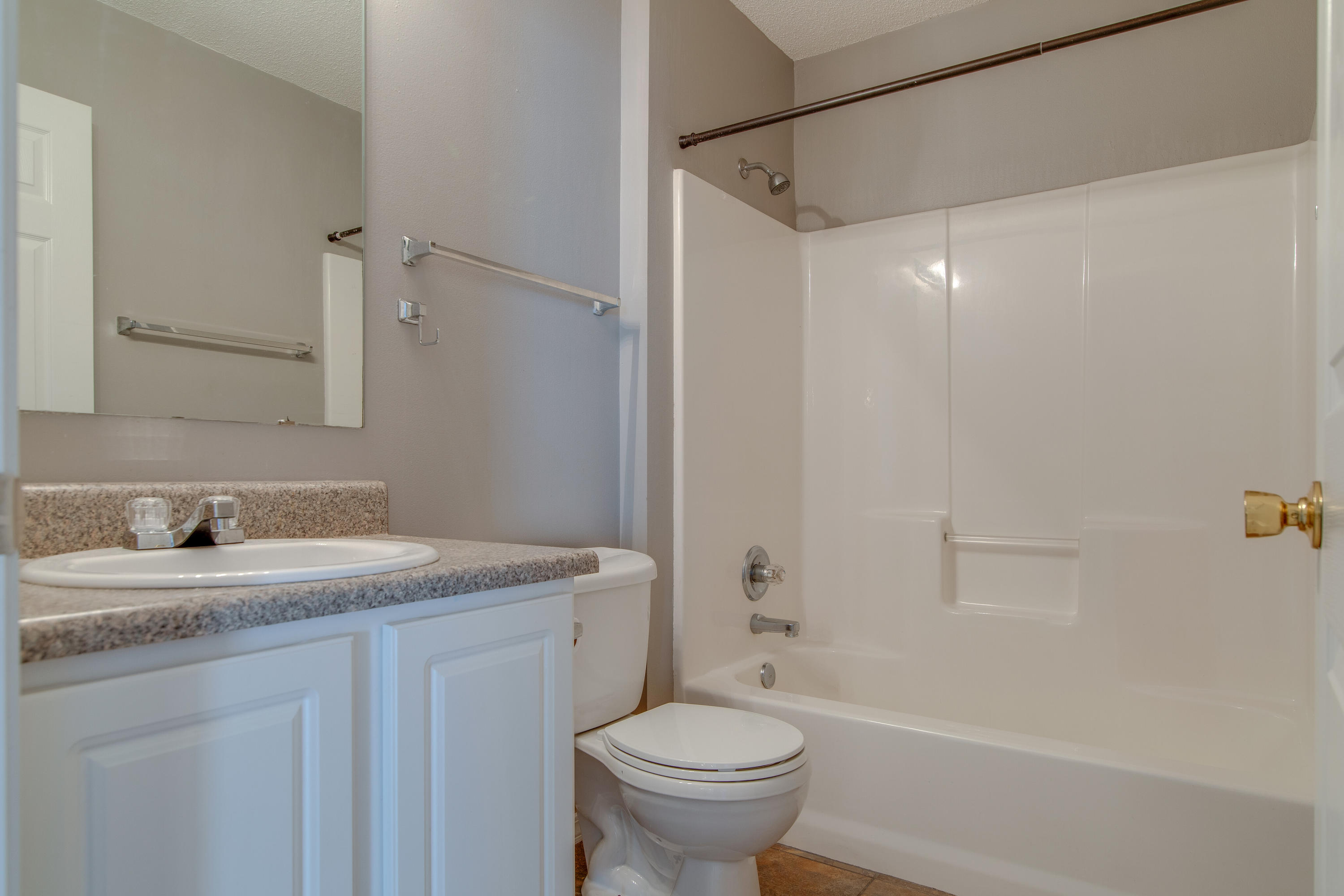 HIDDEN SHORES - Residential