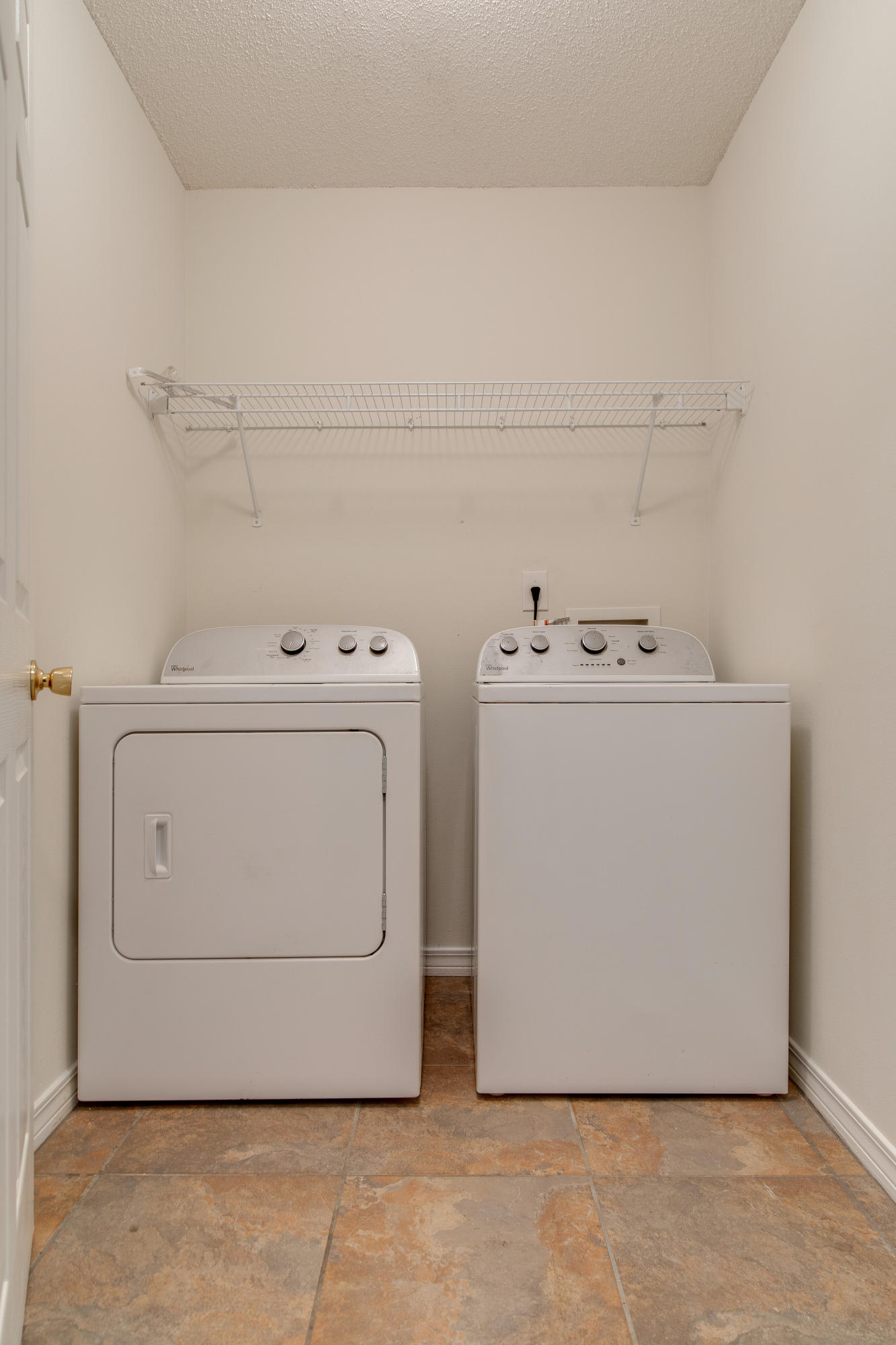 HIDDEN SHORES - Residential