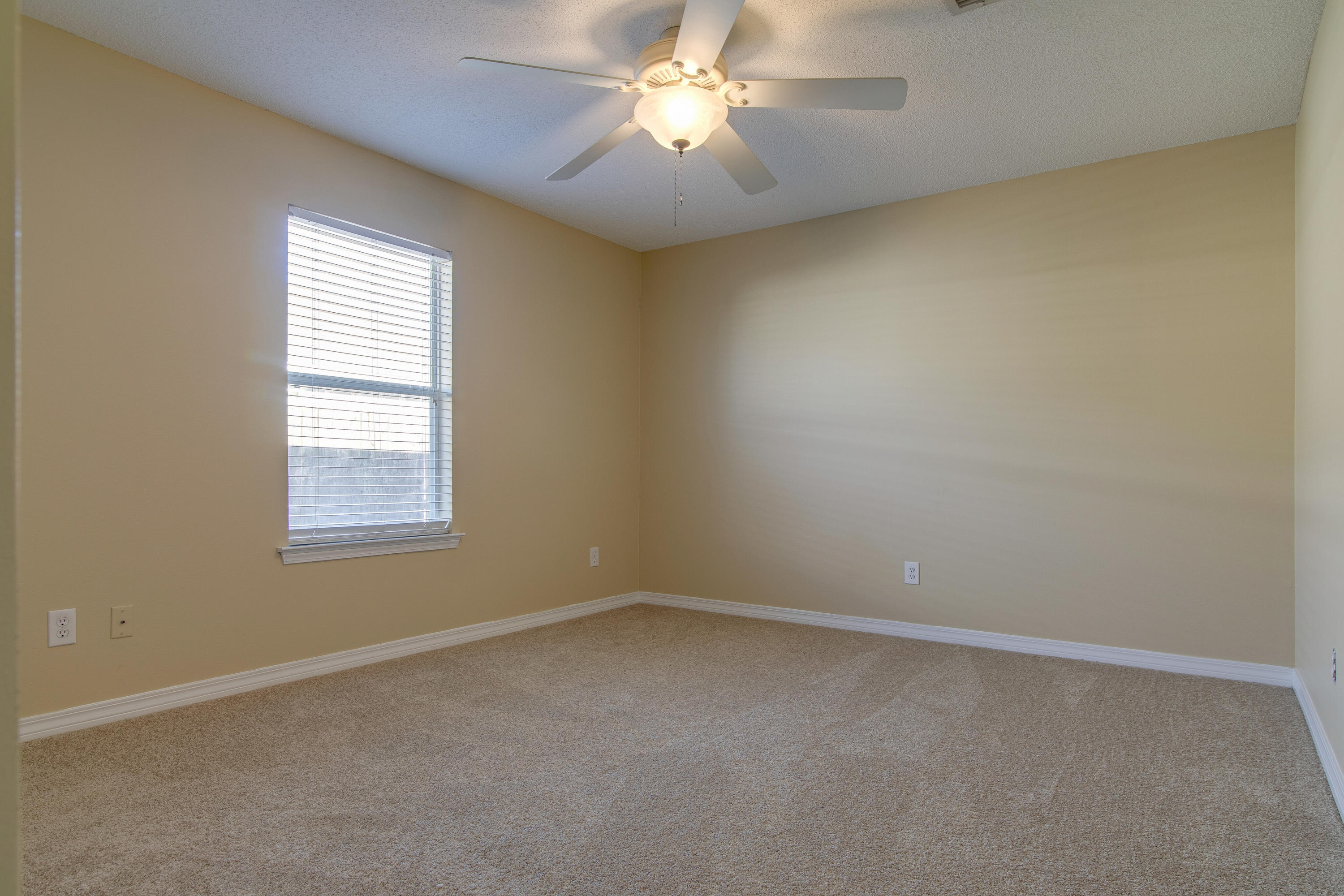 HIDDEN SHORES - Residential