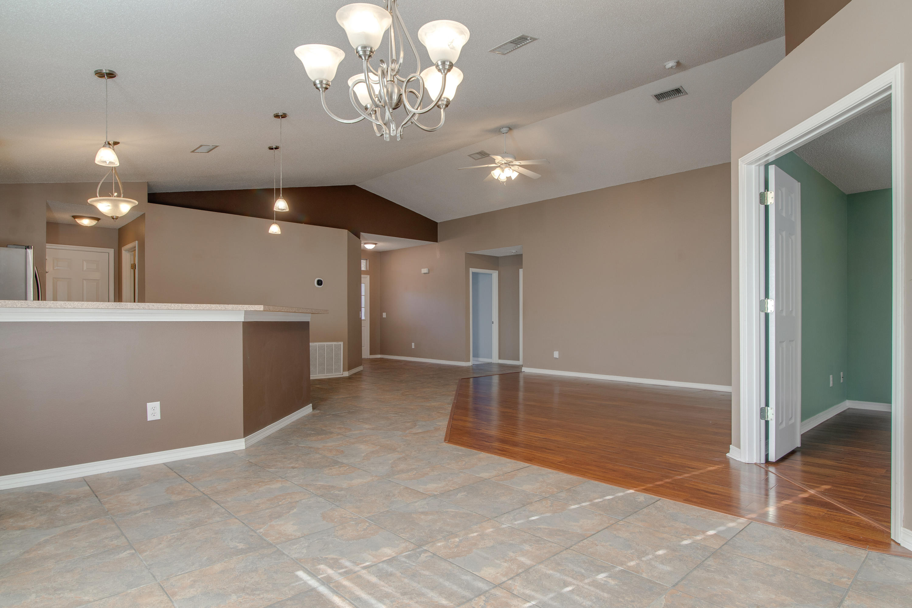 HIDDEN SHORES - Residential