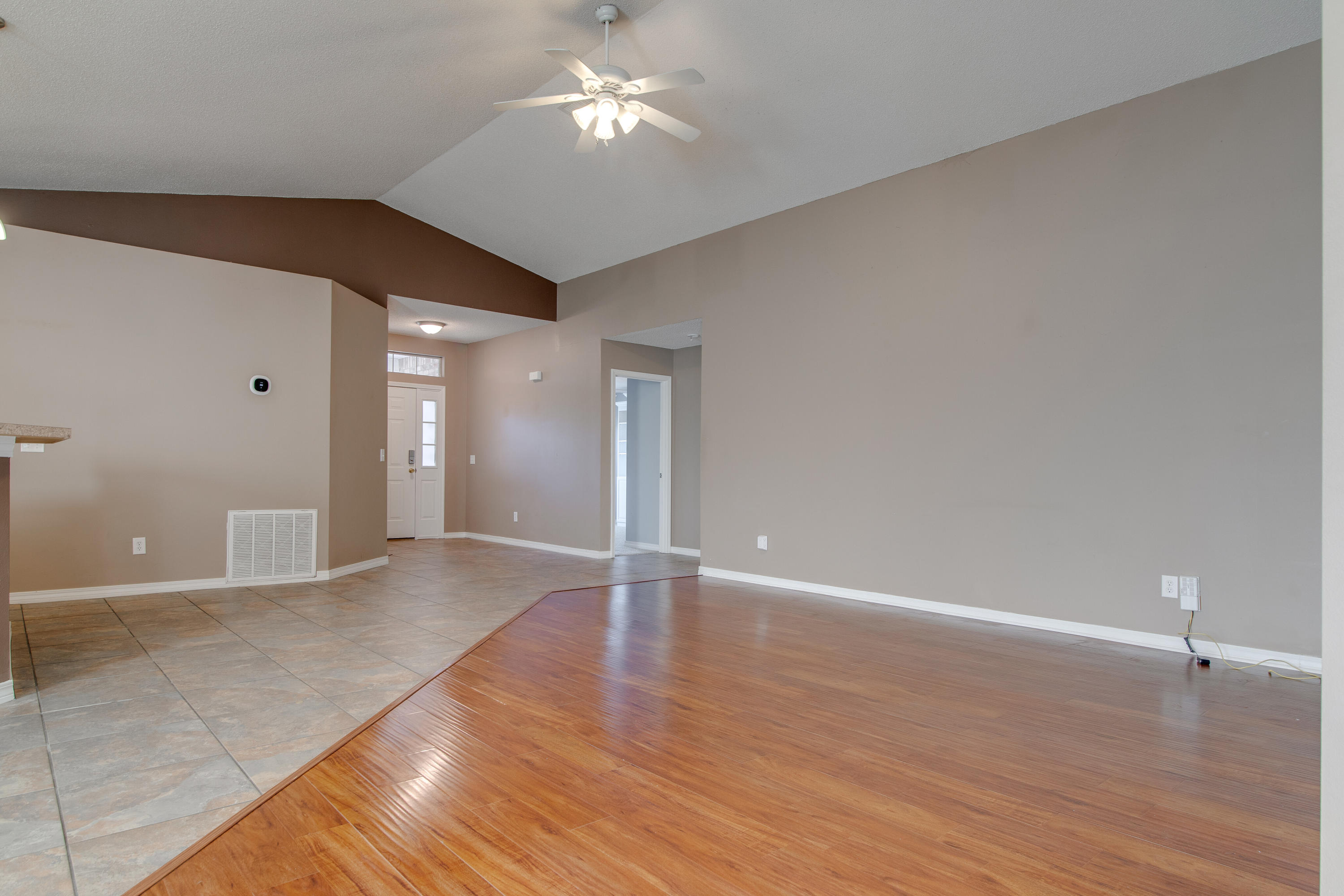 HIDDEN SHORES - Residential