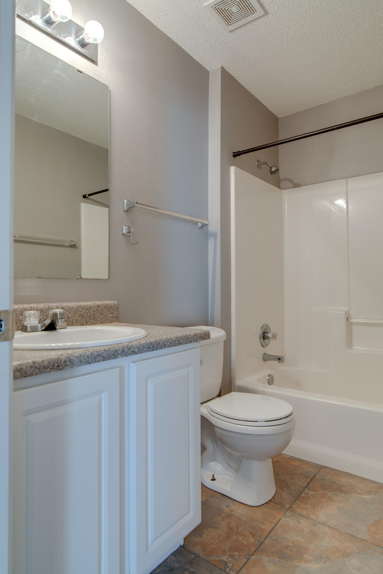 HIDDEN SHORES - Residential