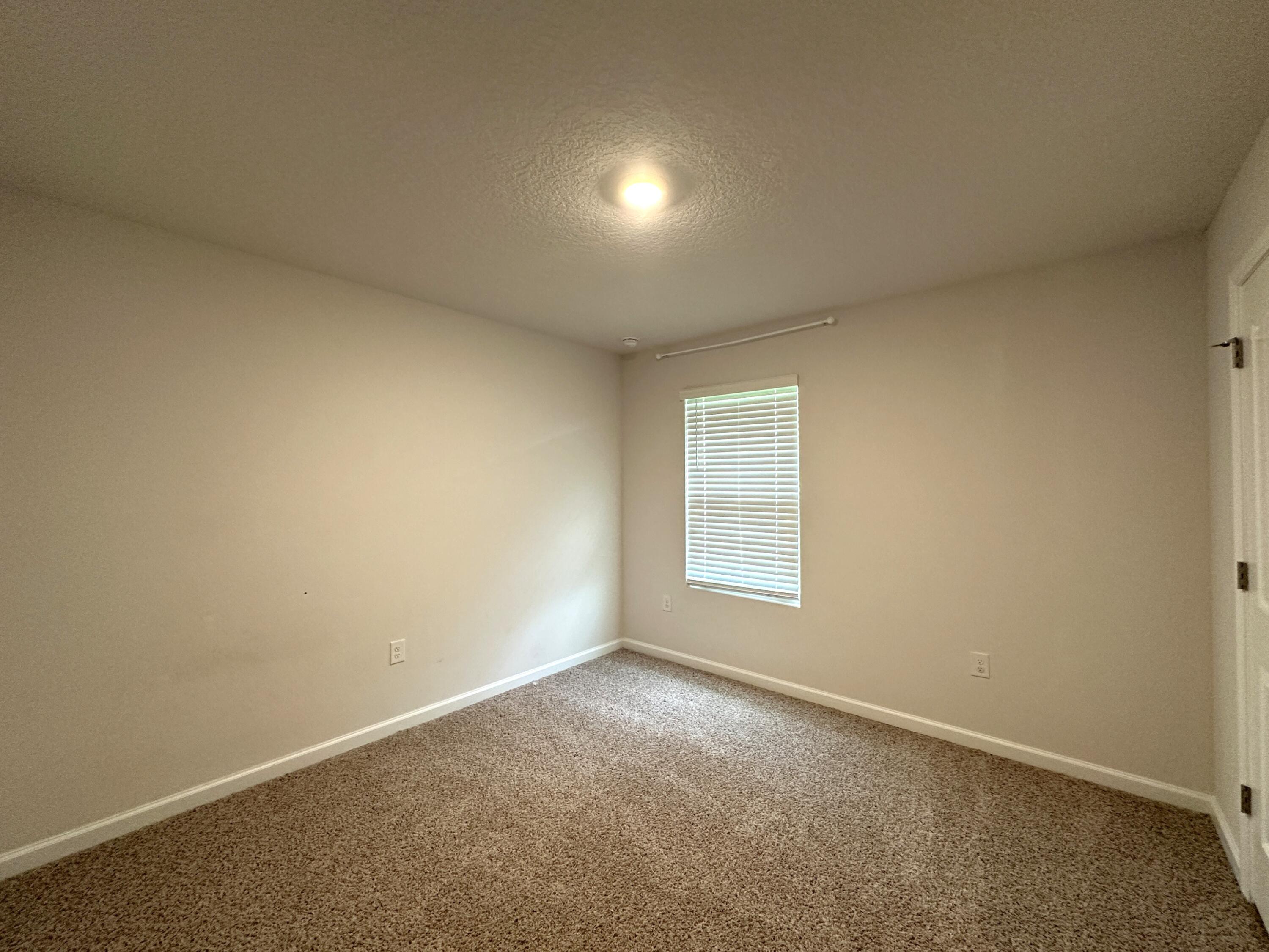 LAKERIDGE EST - Residential Lease