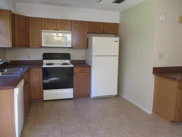 PORT DIXIE - Residential Lease