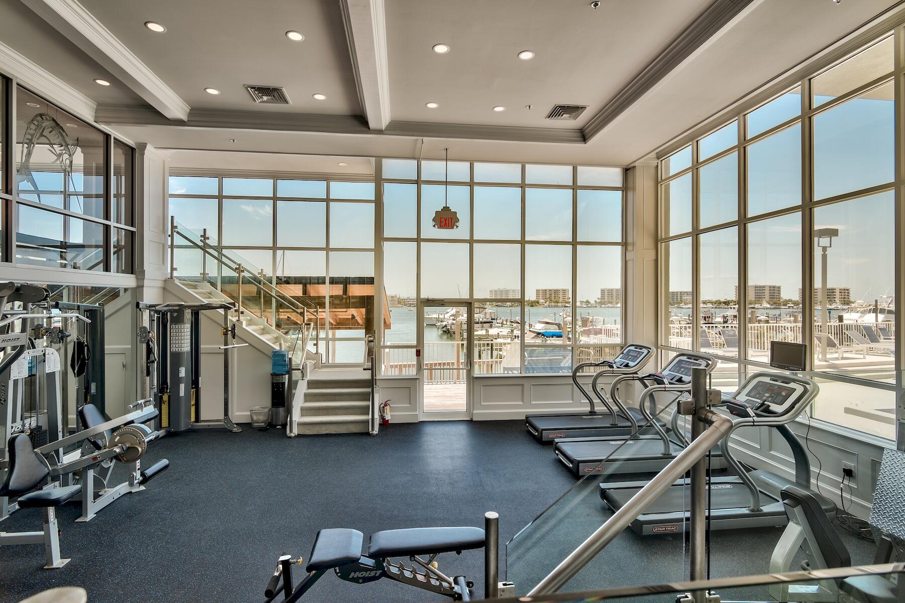 DESTIN YACHT CLUB - Residential