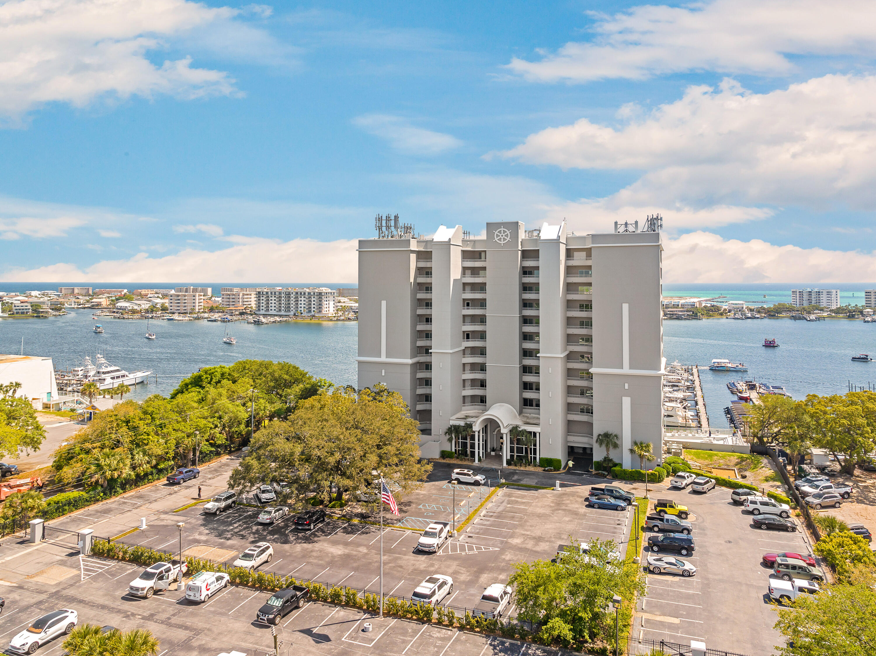 DESTIN YACHT CLUB - Residential