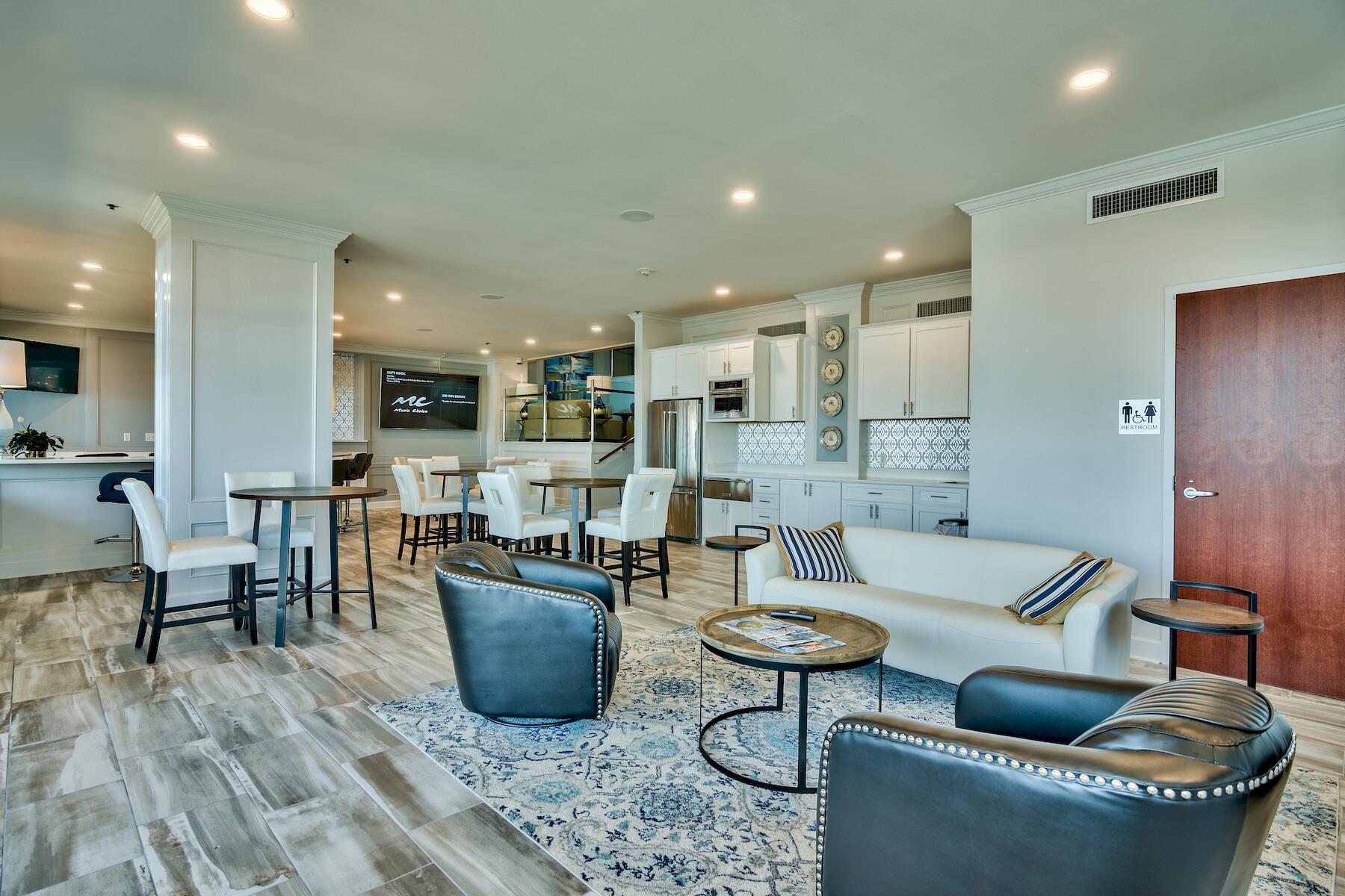 DESTIN YACHT CLUB - Residential