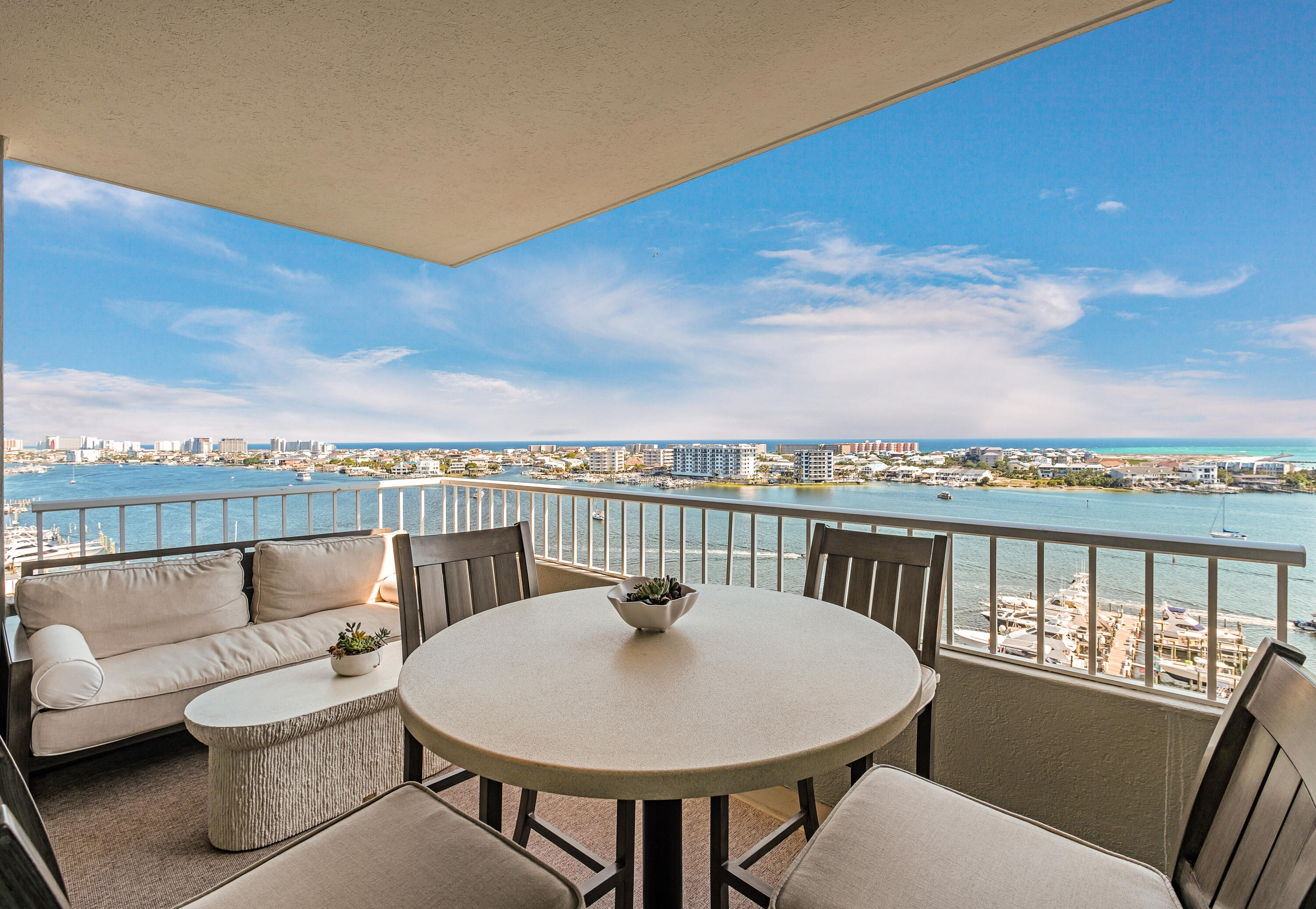 DESTIN YACHT CLUB - Residential