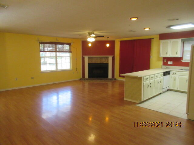 HOLLY HILLS - Residential