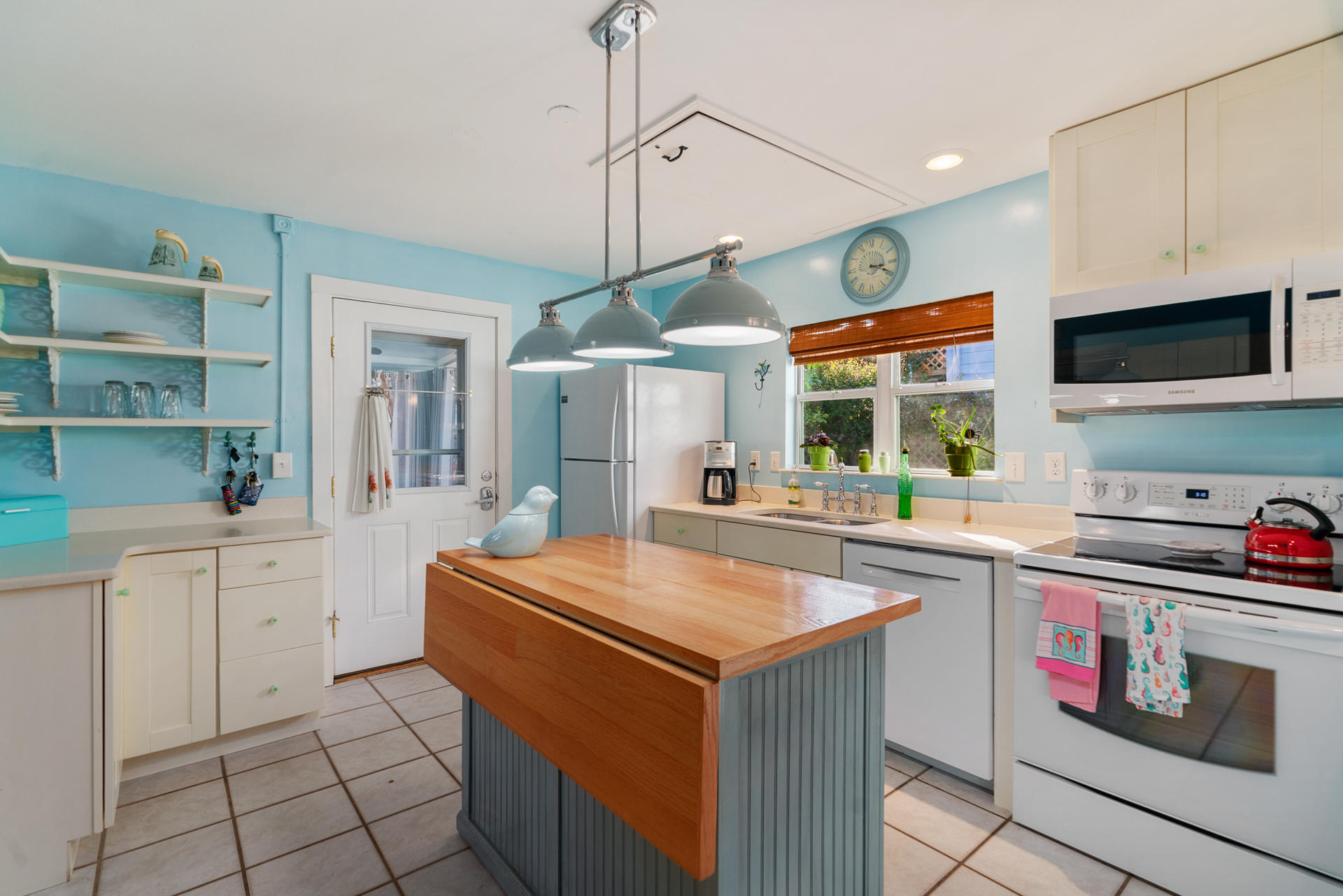FRANGISTA BEACH 1ST ADDN - Residential
