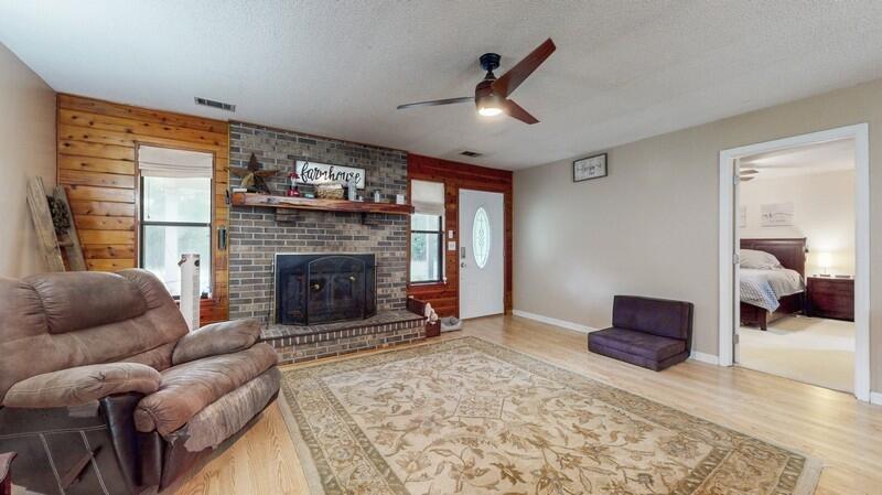 NO RECORDED SUBDIVISION - Residential