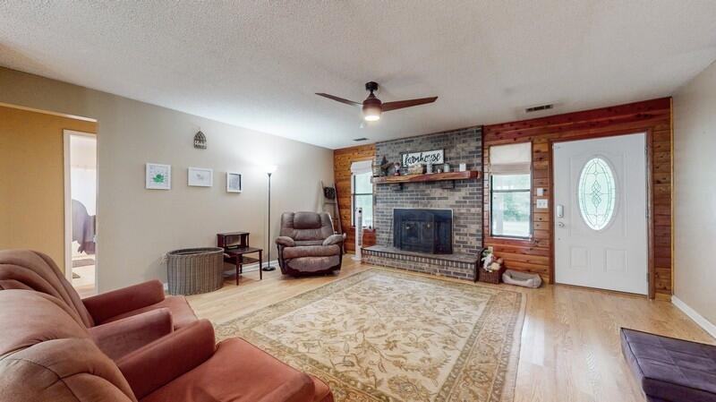 NO RECORDED SUBDIVISION - Residential