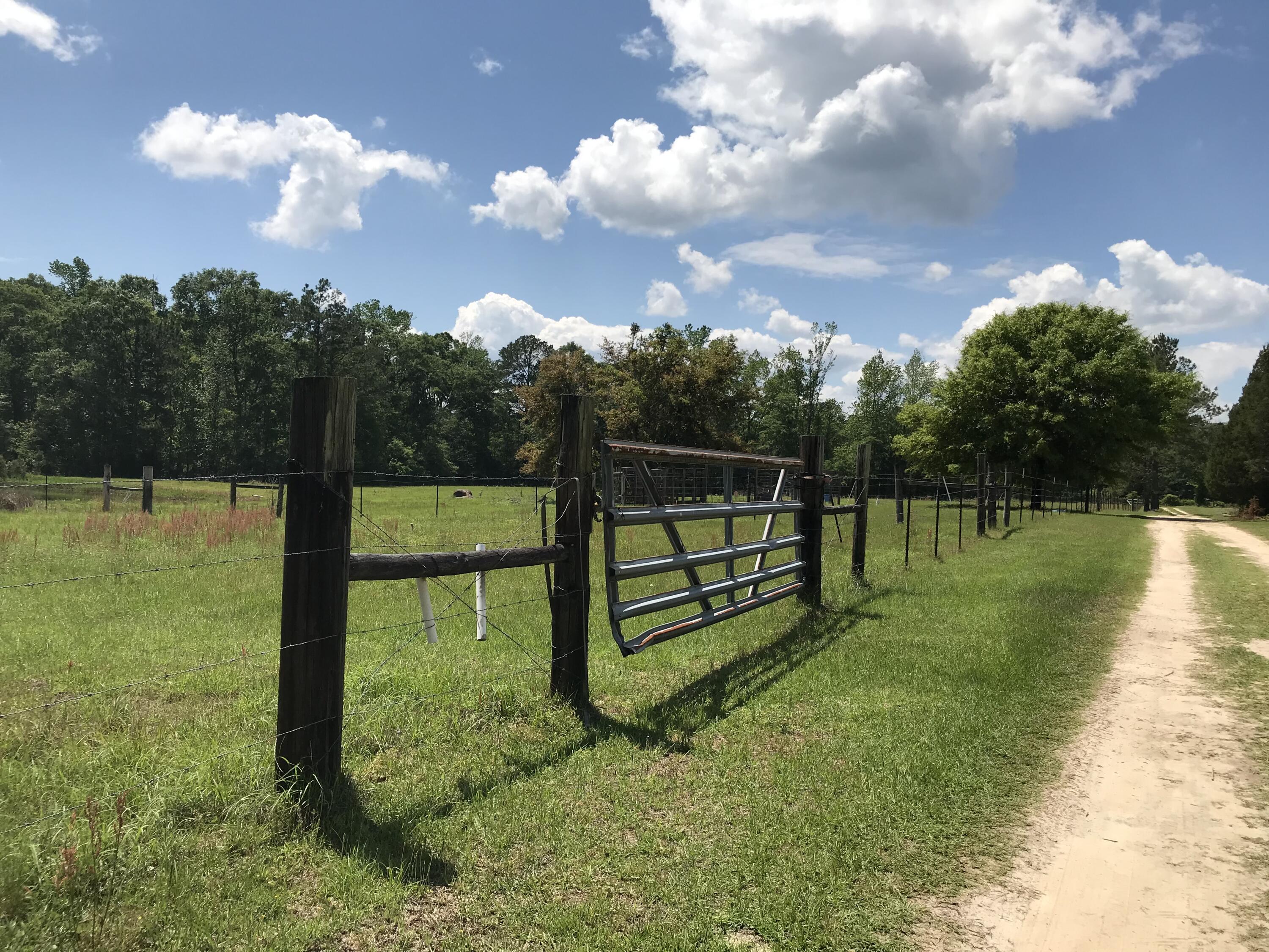 NO RECORDED SUBDIVISION - Residential