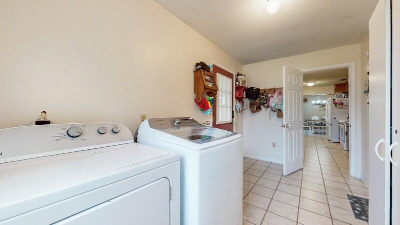 NO RECORDED SUBDIVISION - Residential