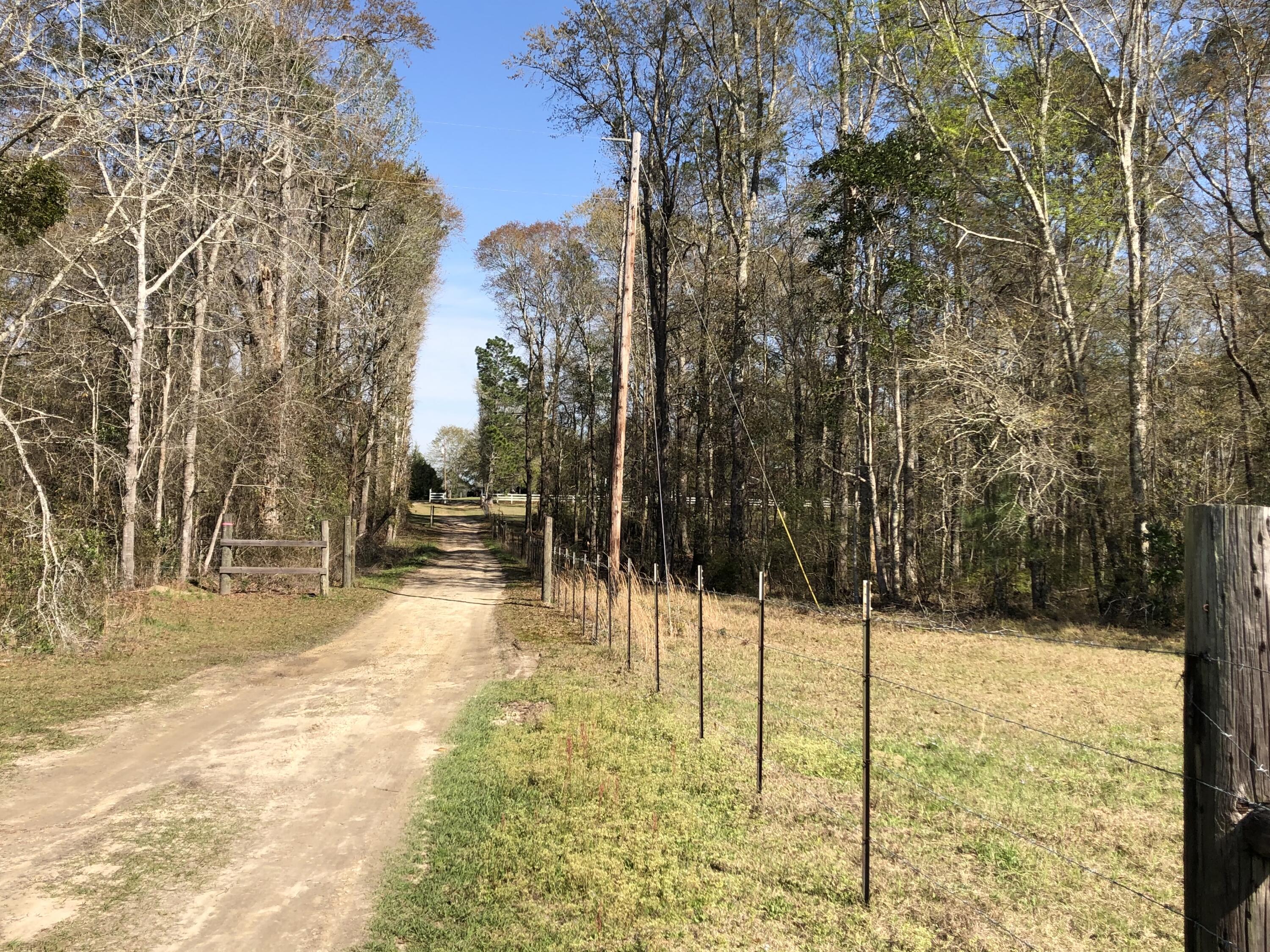 NO RECORDED SUBDIVISION - Residential