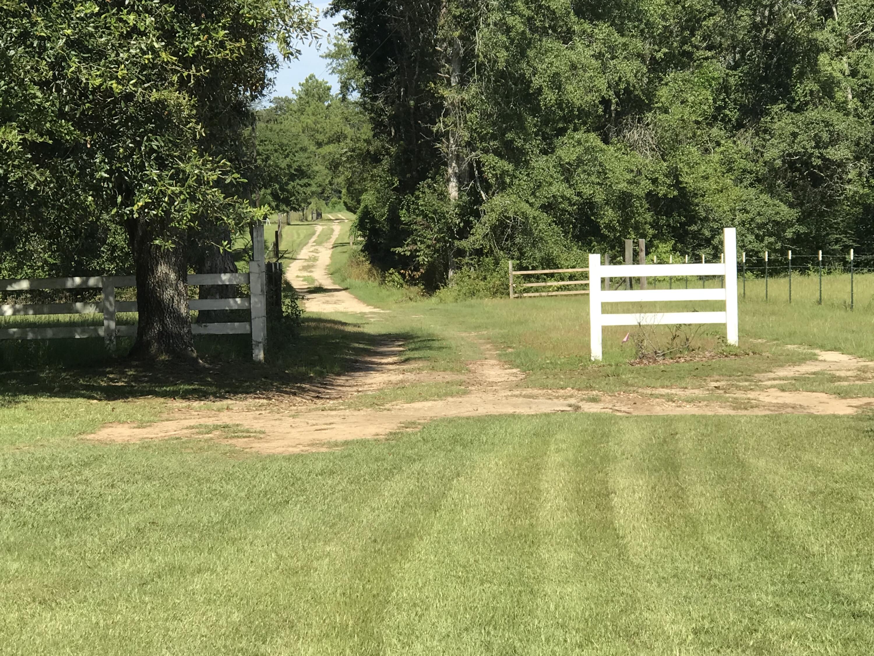 NO RECORDED SUBDIVISION - Residential