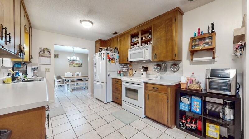 NO RECORDED SUBDIVISION - Residential