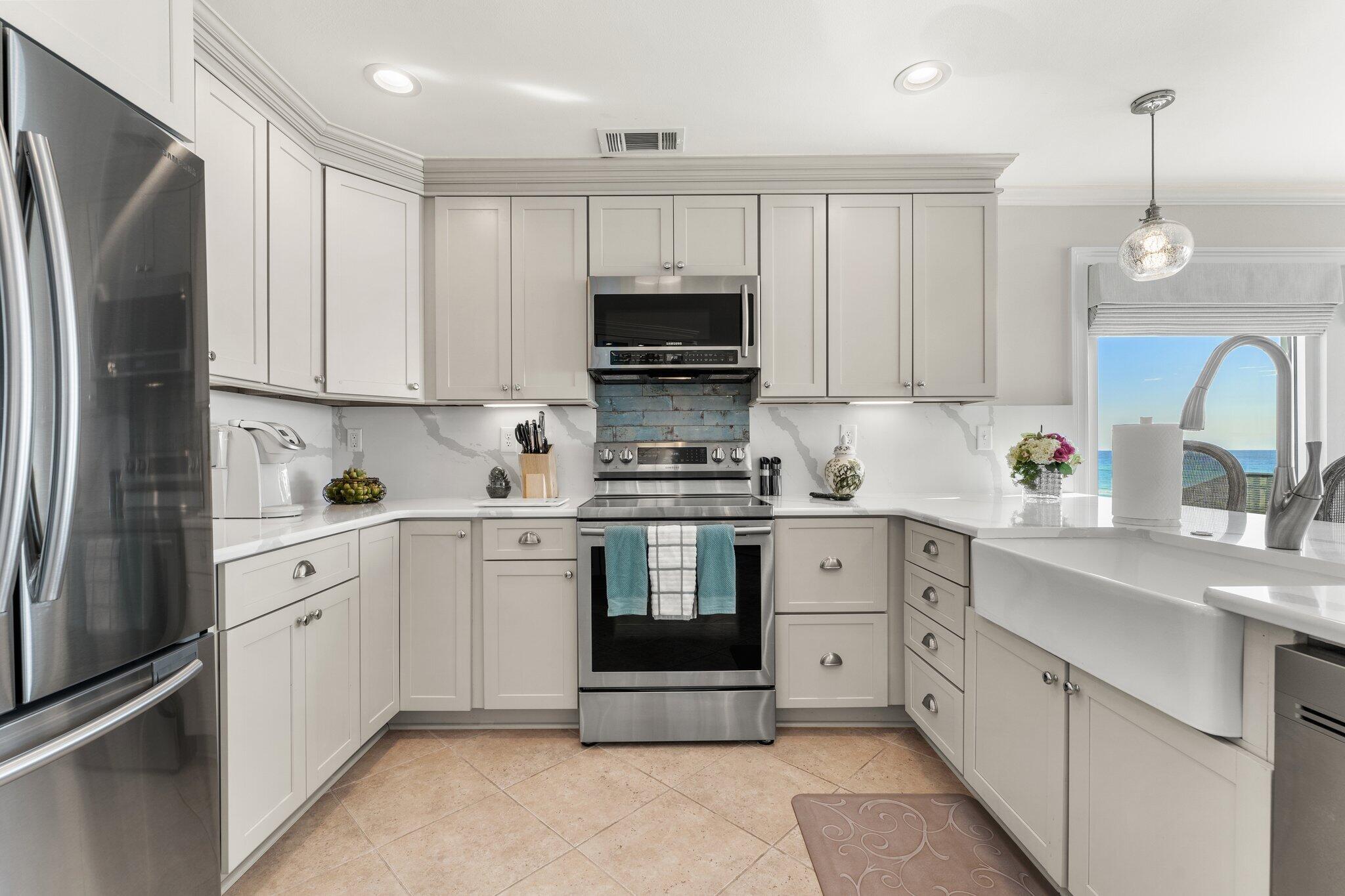 SANDSPUR CONDO - Residential