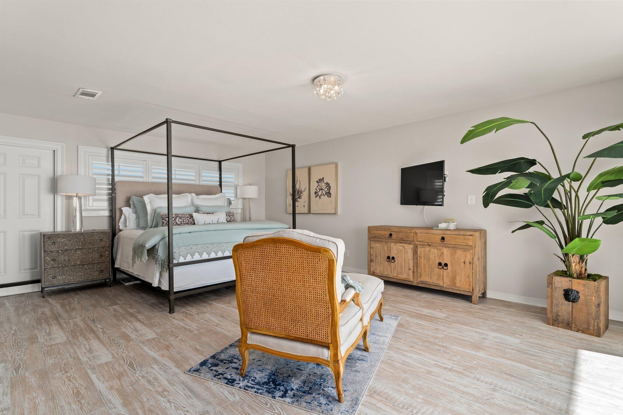 SANDSPUR CONDO - Residential