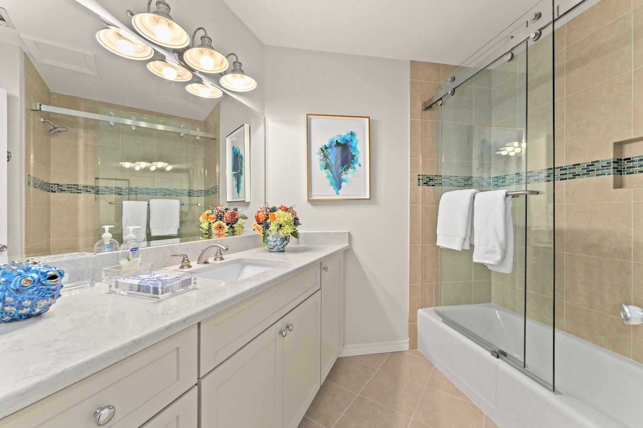 SANDSPUR CONDO - Residential