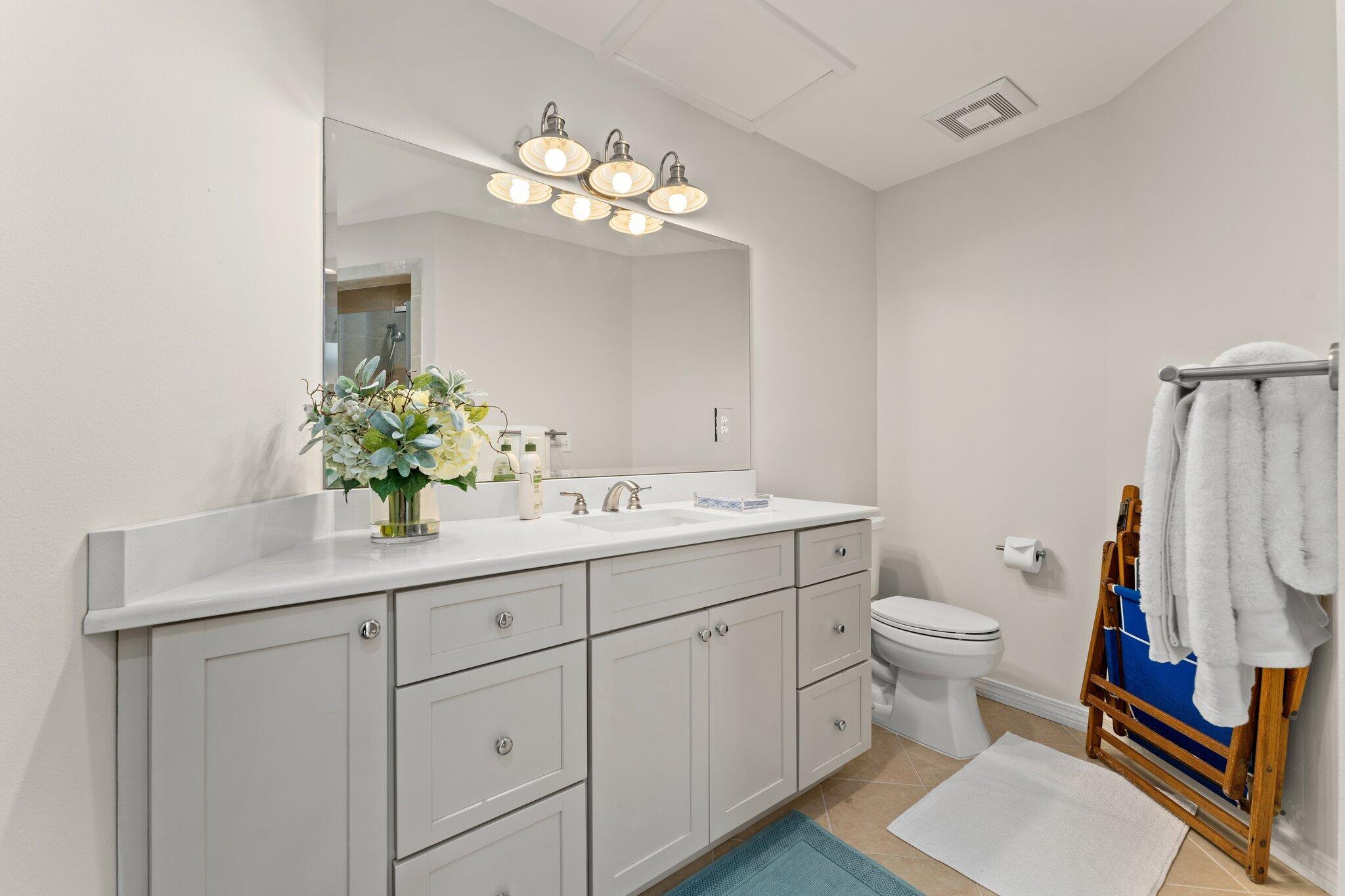 SANDSPUR CONDO - Residential