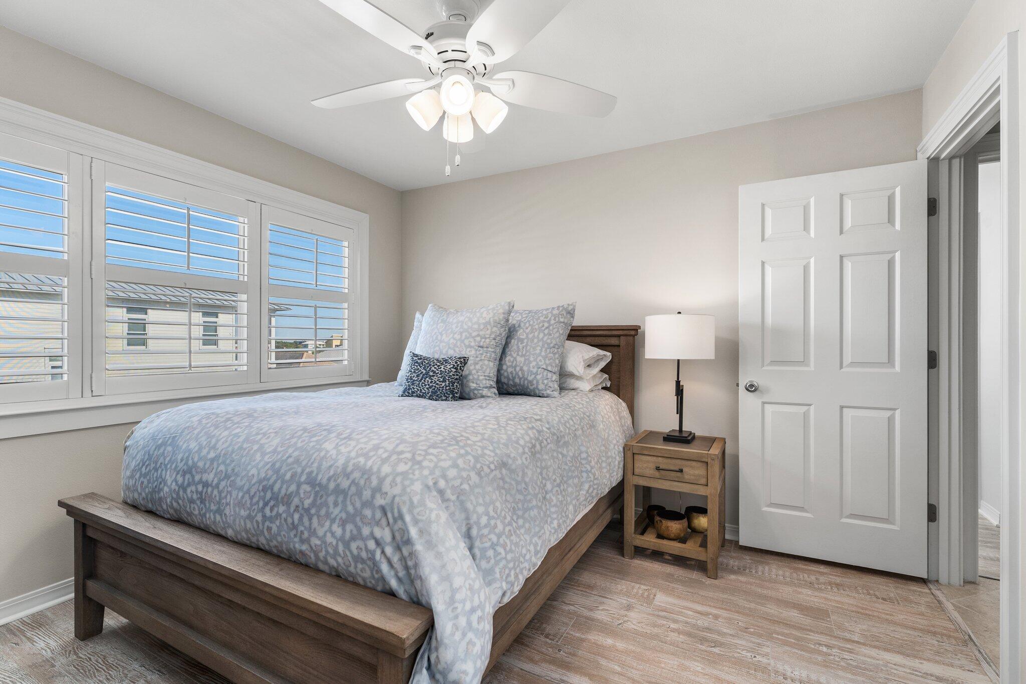 SANDSPUR CONDO - Residential