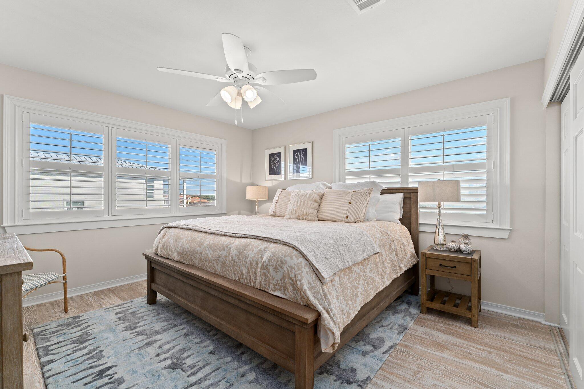 SANDSPUR CONDO - Residential