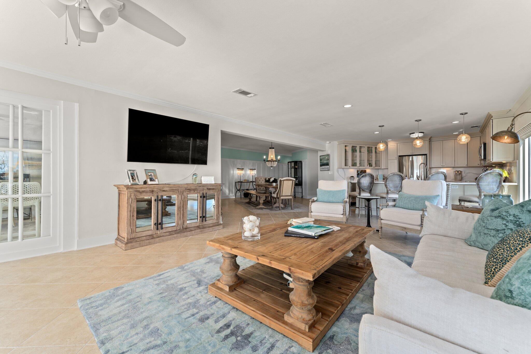 SANDSPUR CONDO - Residential