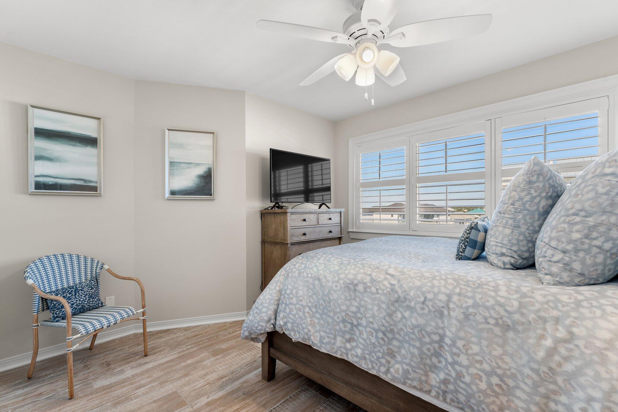 SANDSPUR CONDO - Residential