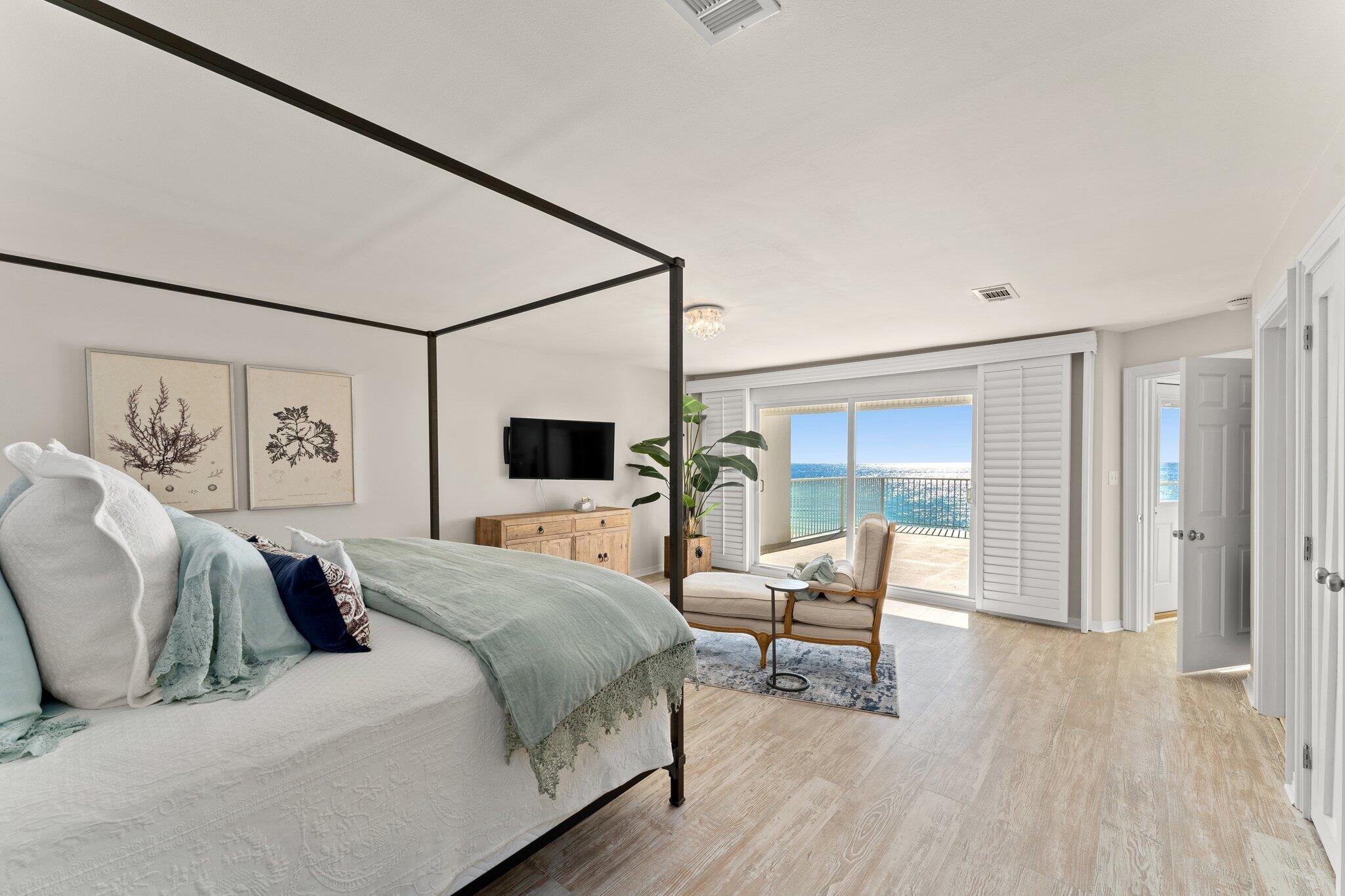 SANDSPUR CONDO - Residential