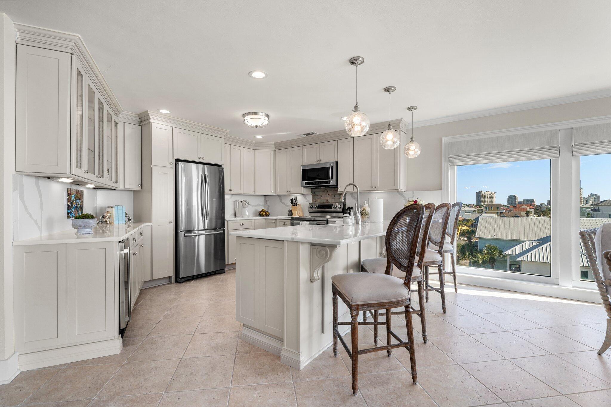 SANDSPUR CONDO - Residential