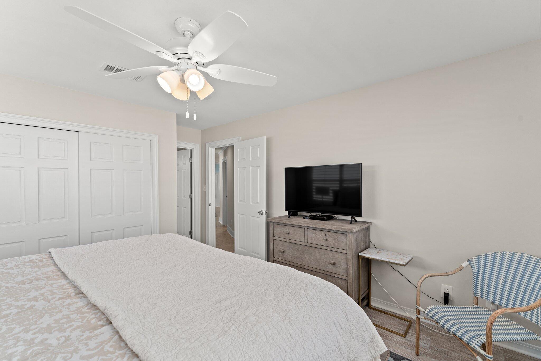 SANDSPUR CONDO - Residential