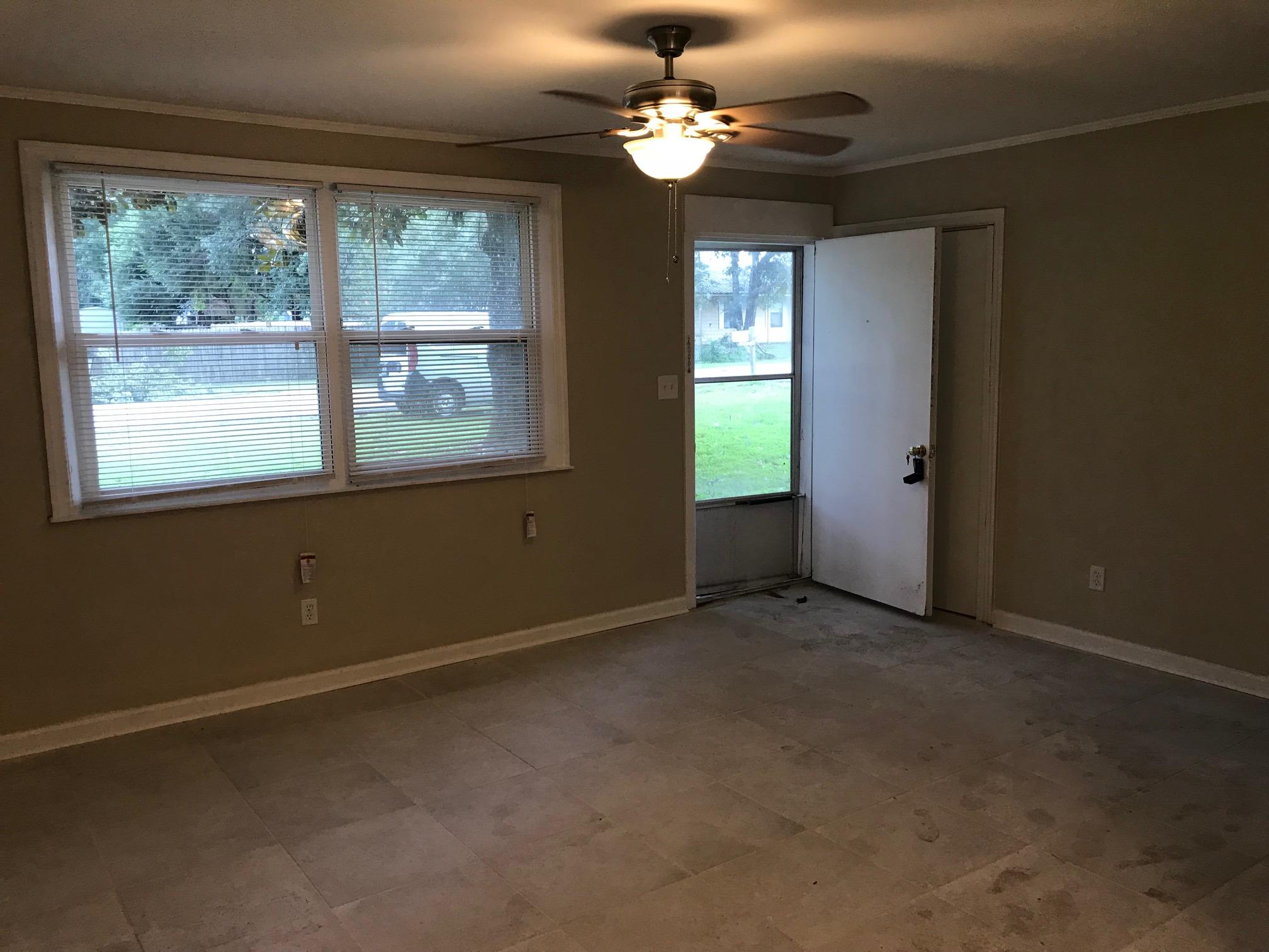 HILLTOP ACRES LOT 1 & 2 BLK 1 - Residential Lease