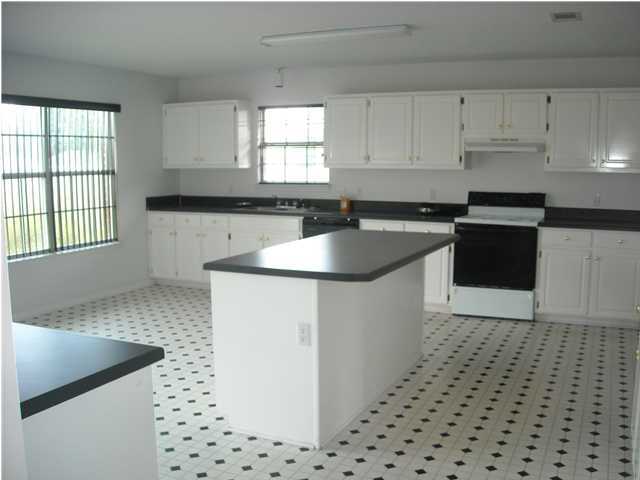 CHEROKEE BEND S/D PH 2 - Residential Lease