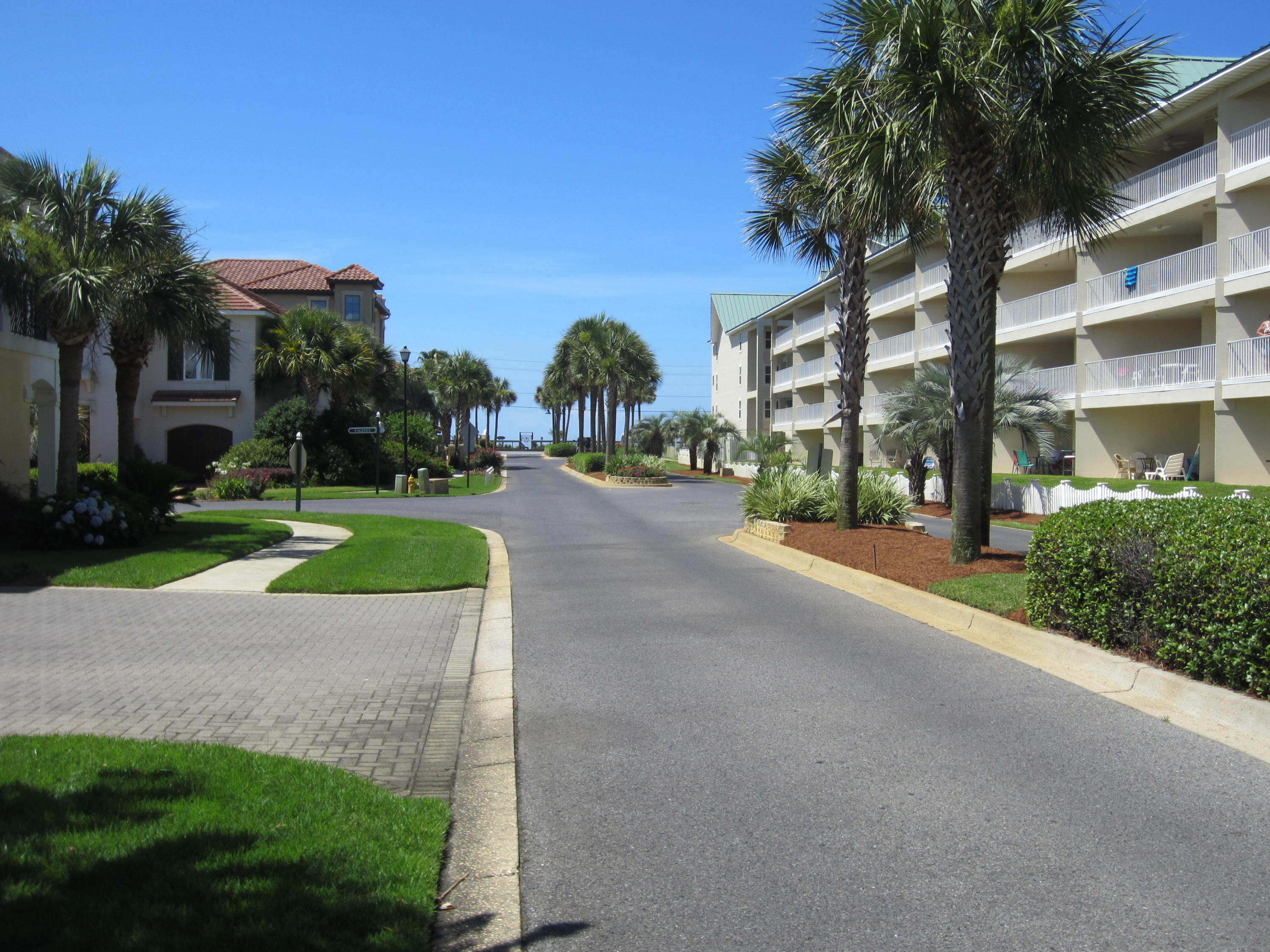 MARAVILLA CONDO 1 - Residential