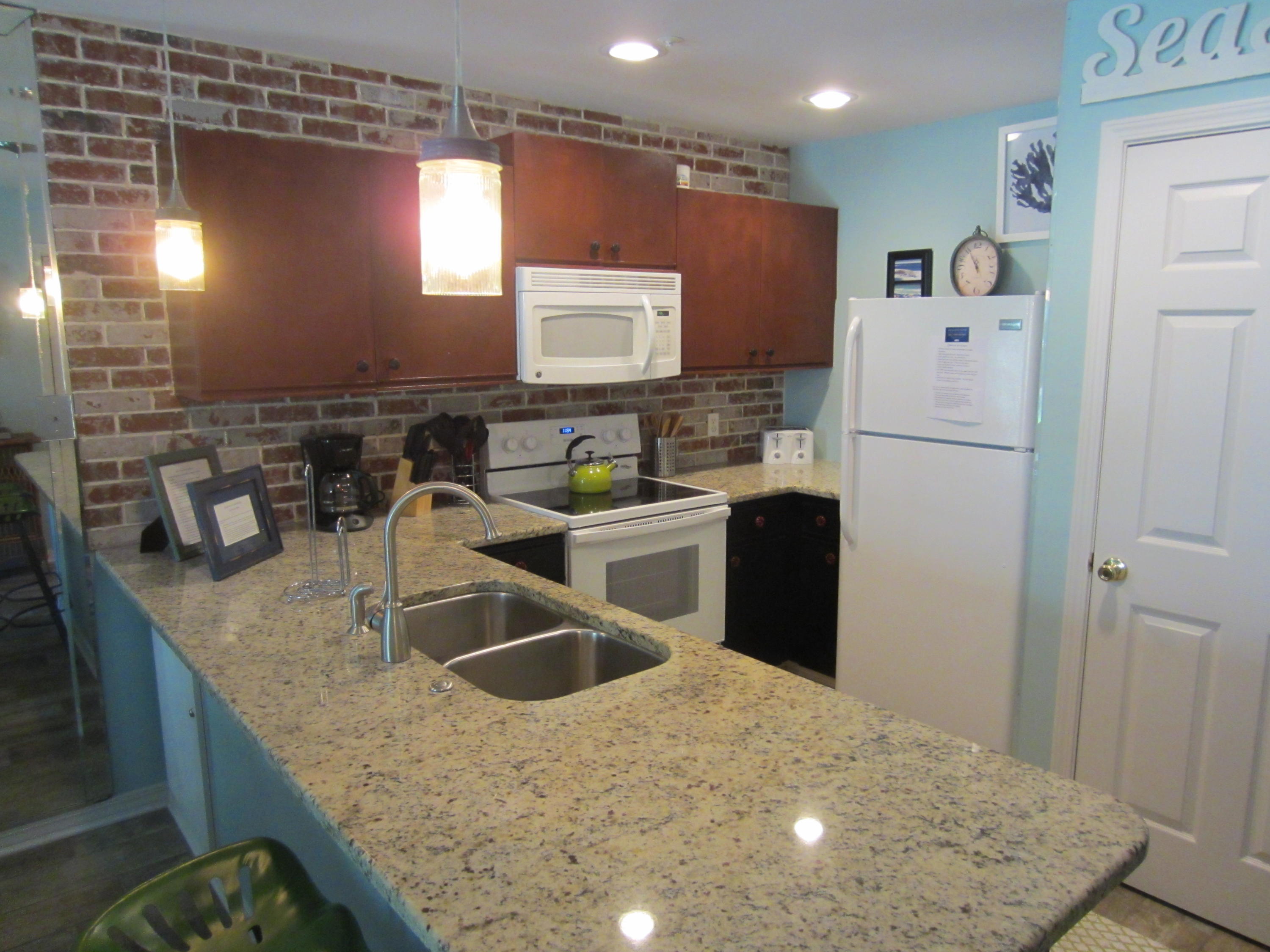 MARAVILLA CONDO 1 - Residential