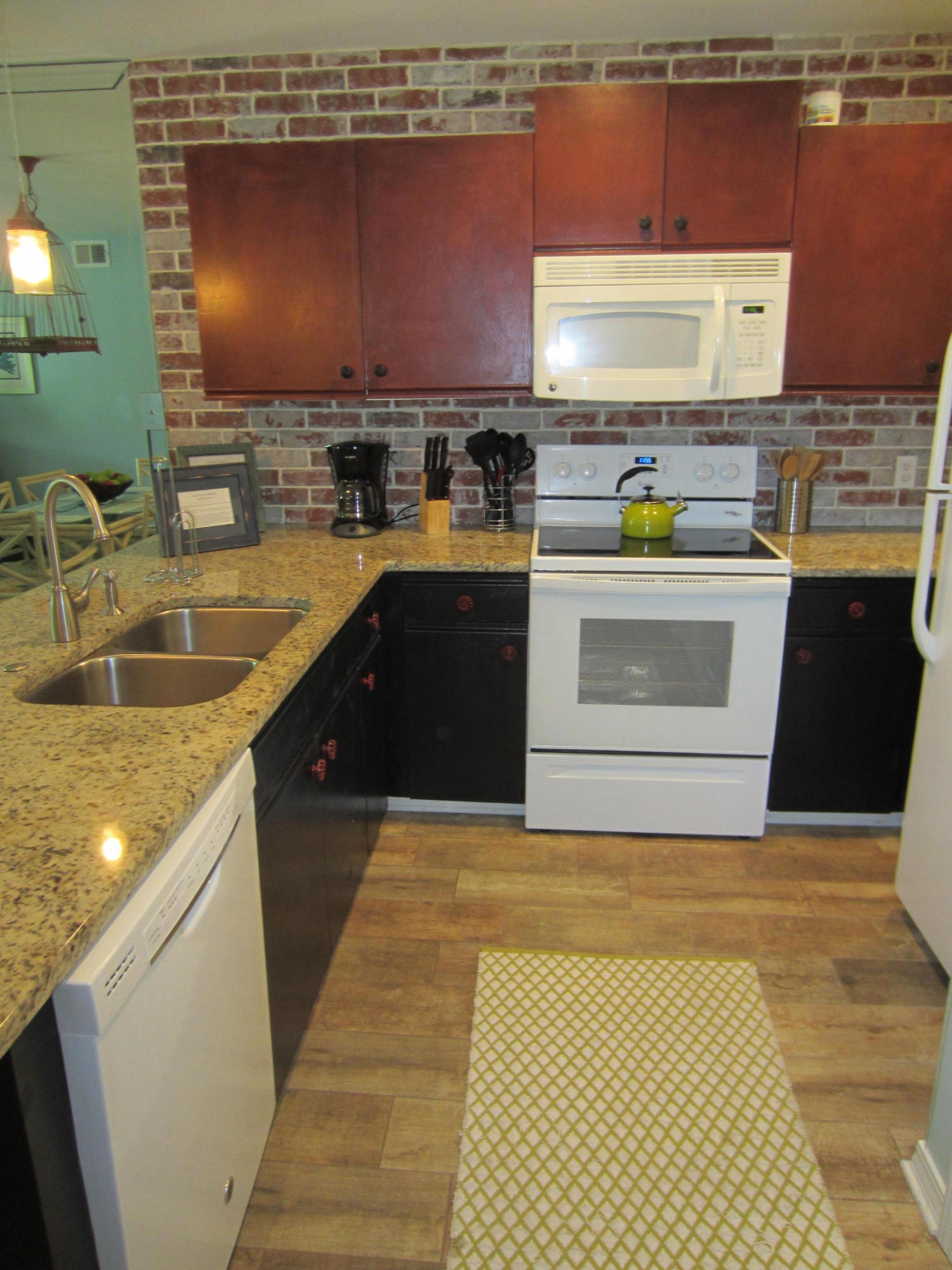 MARAVILLA CONDO 1 - Residential