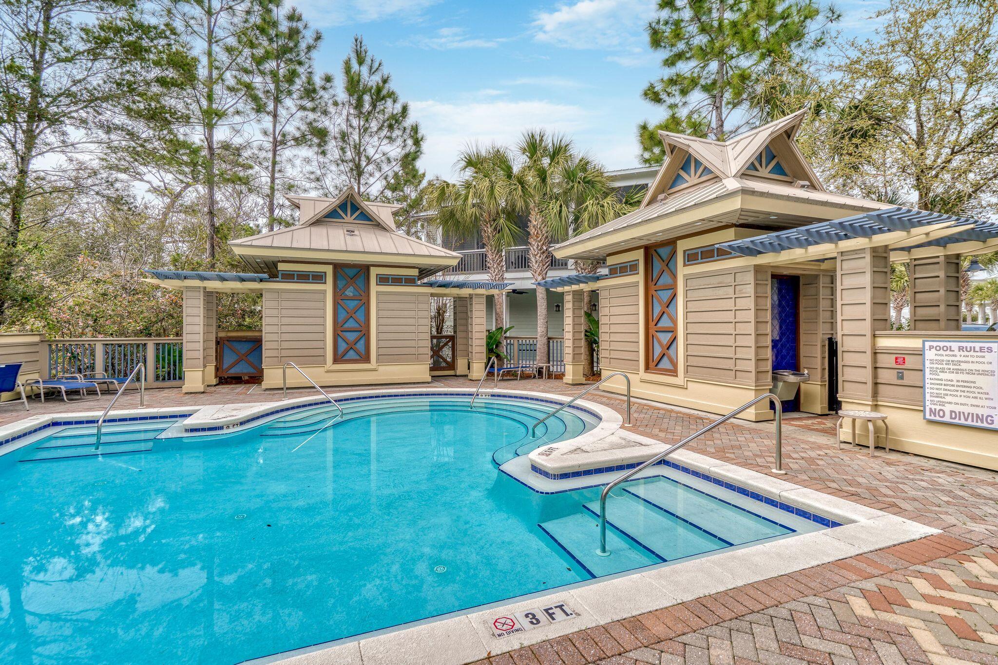 COTTAGES AT EASTERN LAKE - Residential