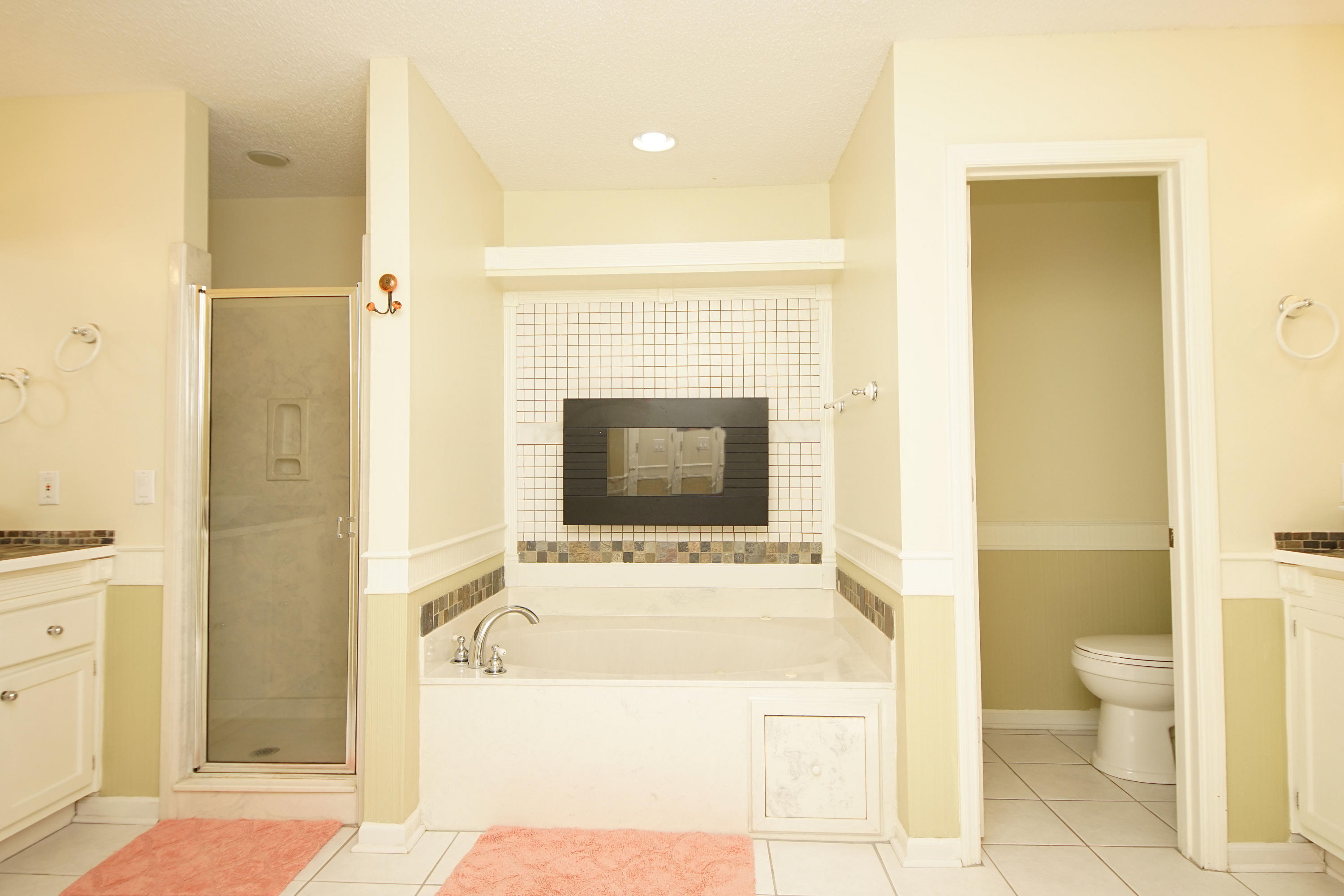 PRITCHARD POINT - Residential