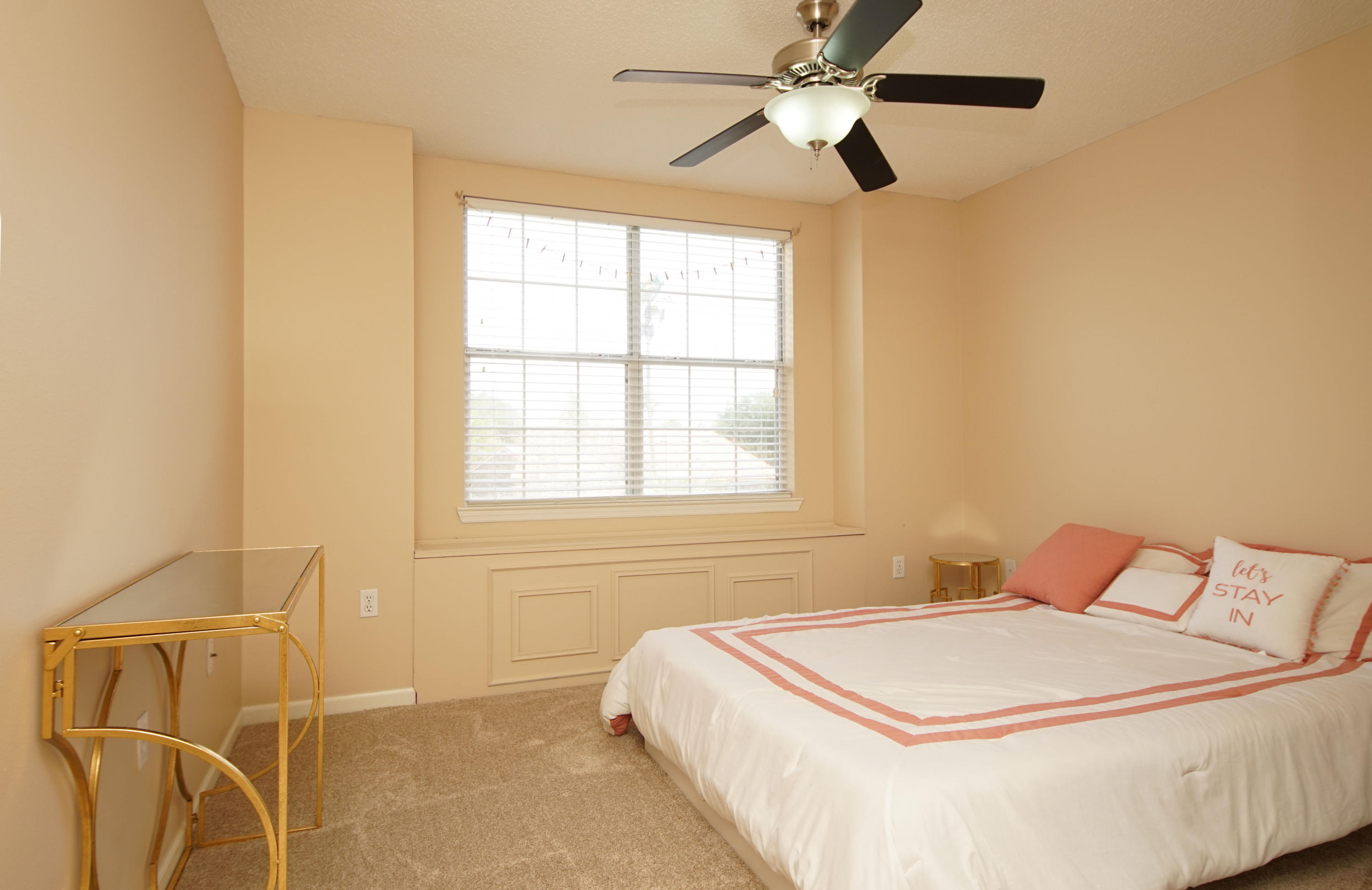 PRITCHARD POINT - Residential