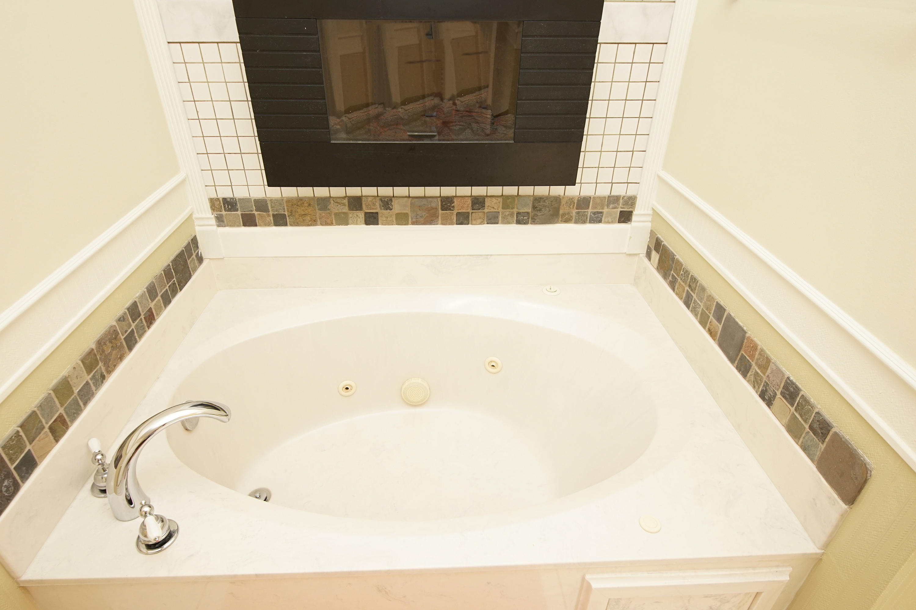 PRITCHARD POINT - Residential