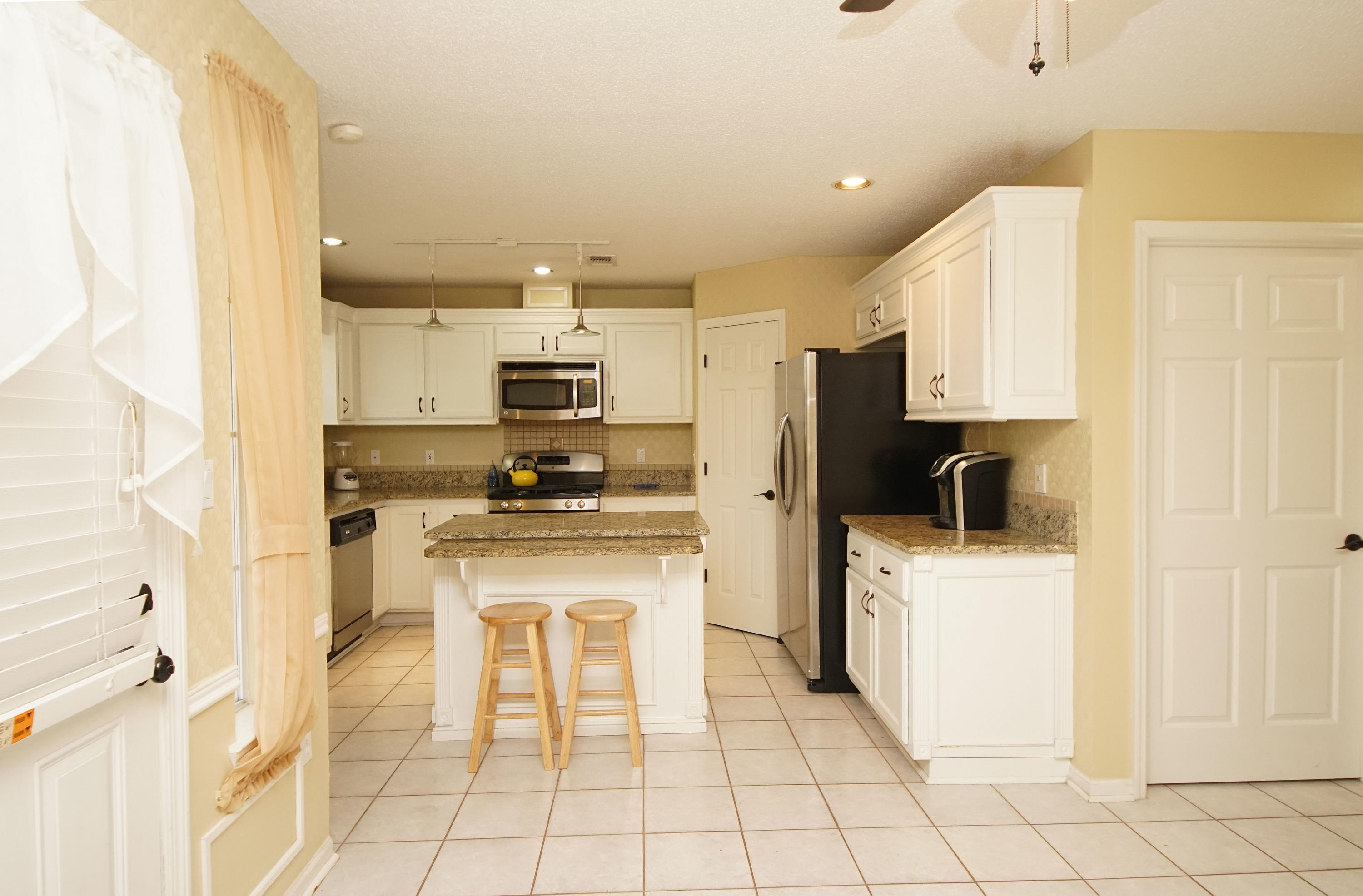 PRITCHARD POINT - Residential