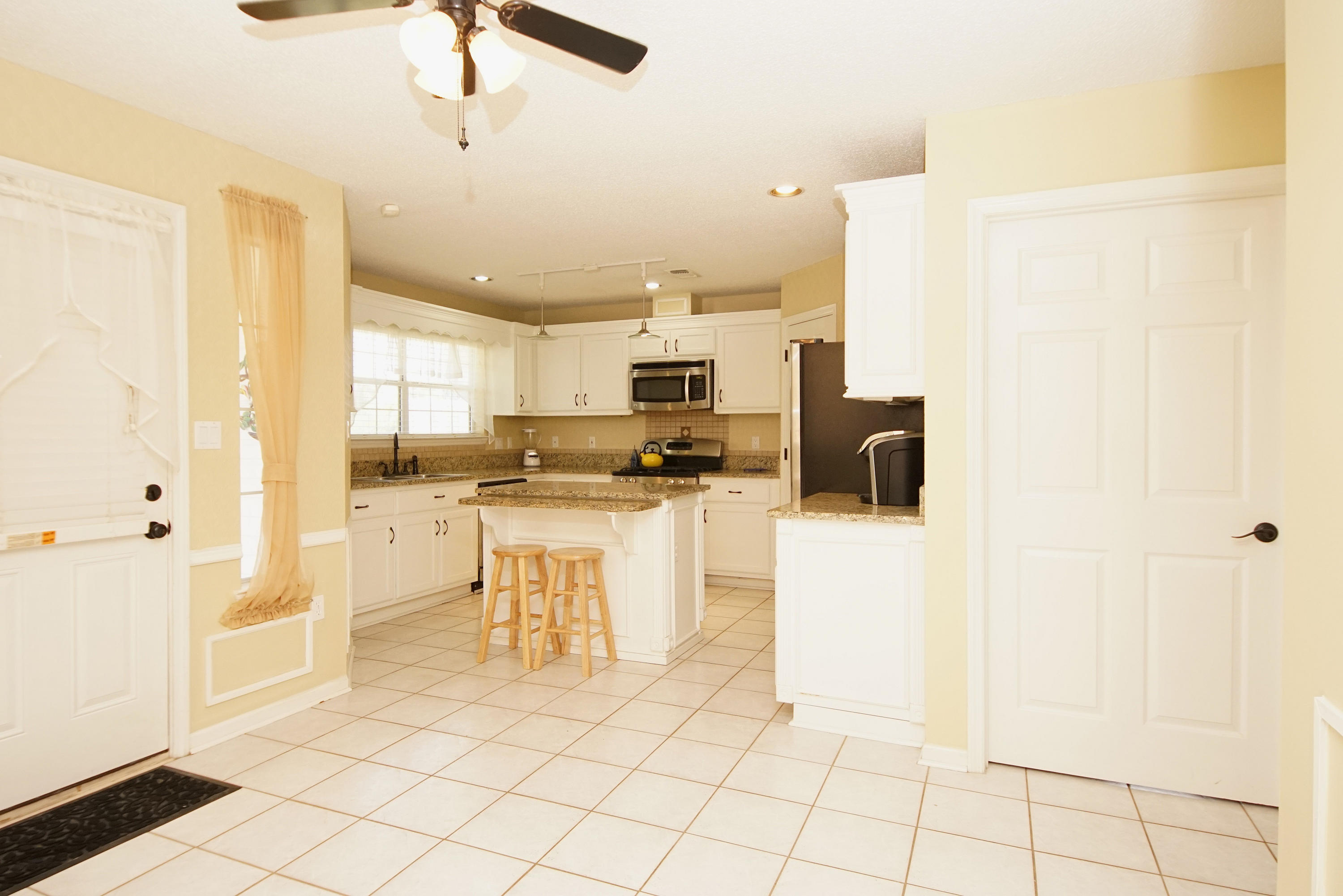 PRITCHARD POINT - Residential