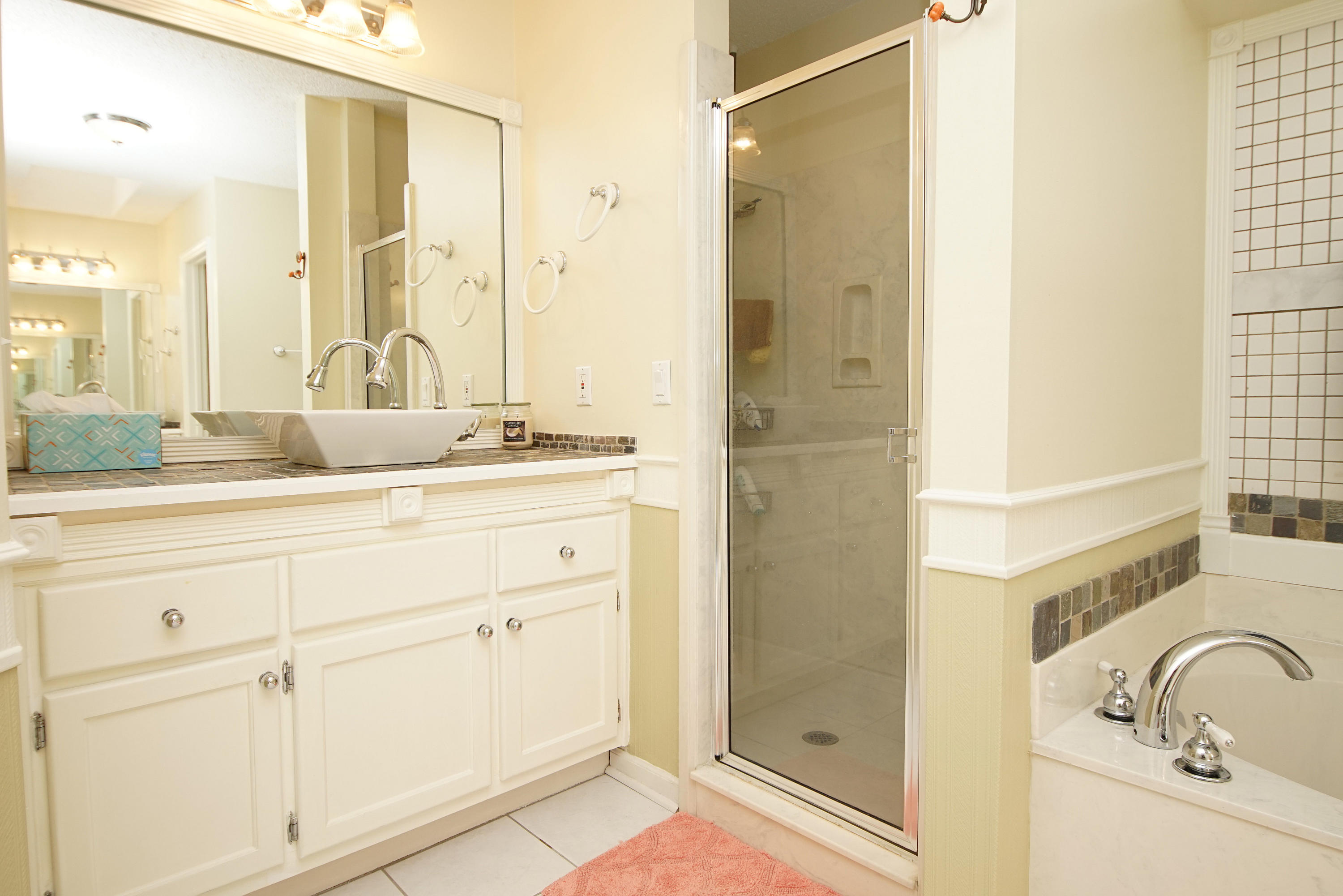 PRITCHARD POINT - Residential