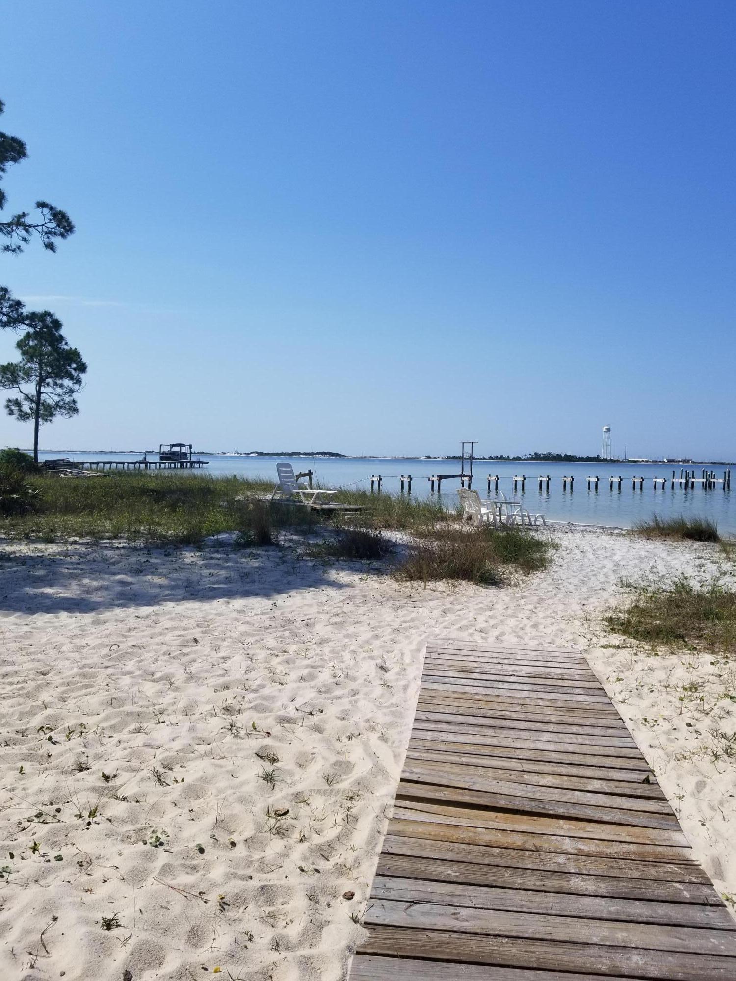 PRITCHARD POINT - Residential