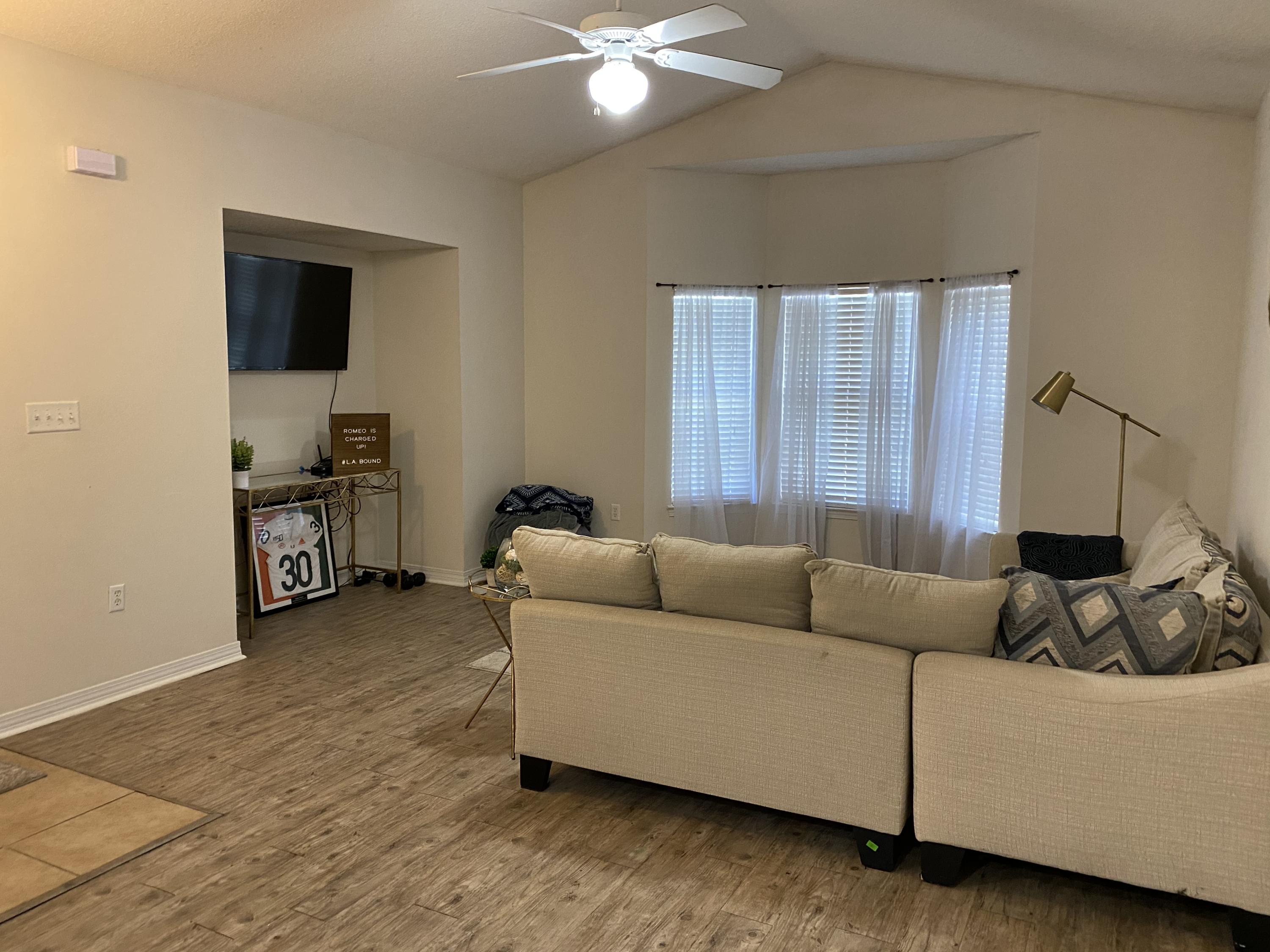 THE OAKS AT NICEVILLE PH I - Residential Lease