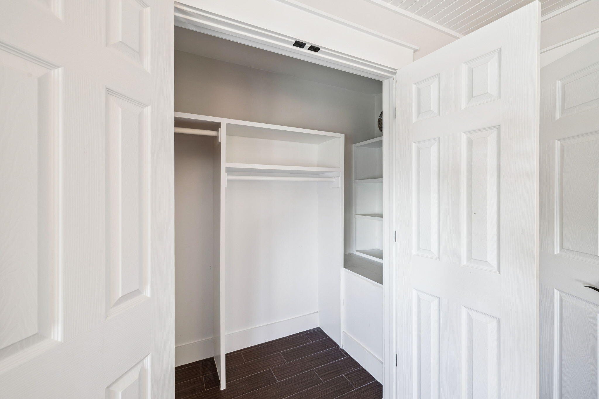 BEACHWALK T/H - Residential