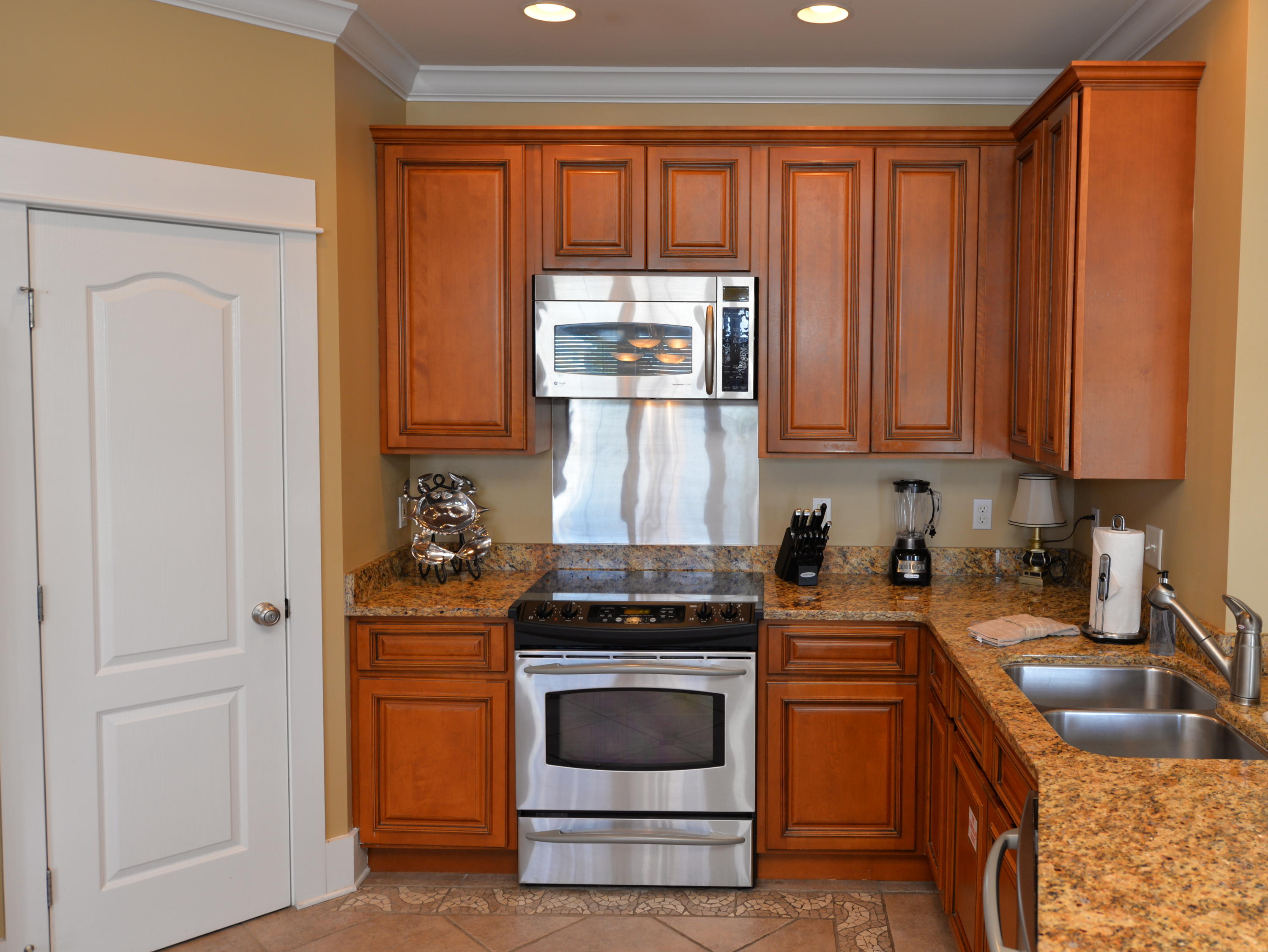 EMERALD WATERS VILLAGE - Residential