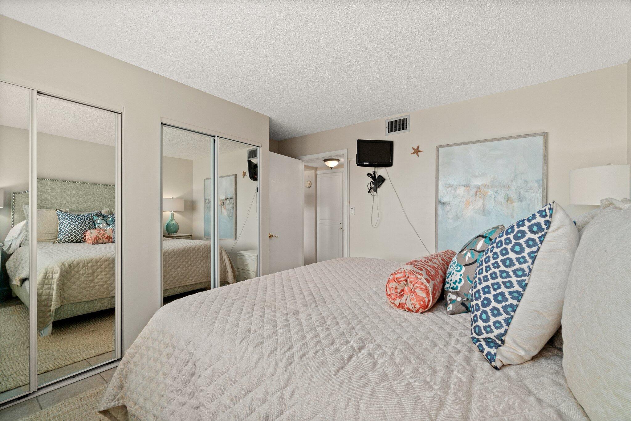 PINNACLE PORT - Residential