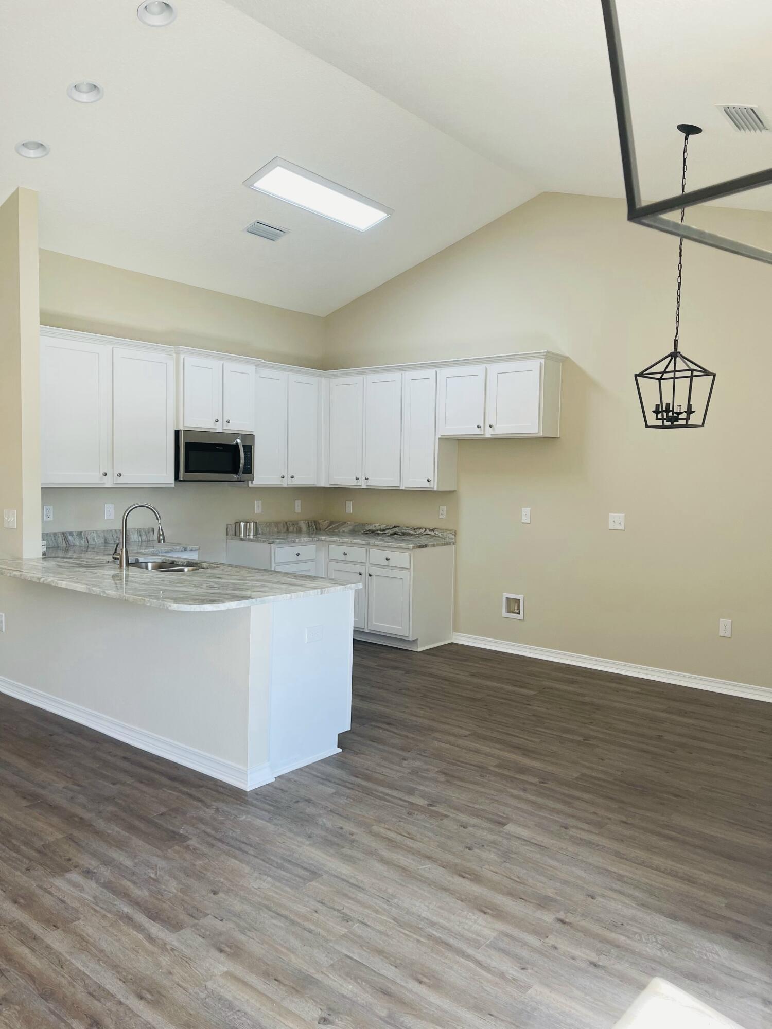 GARDEN CITY - Residential